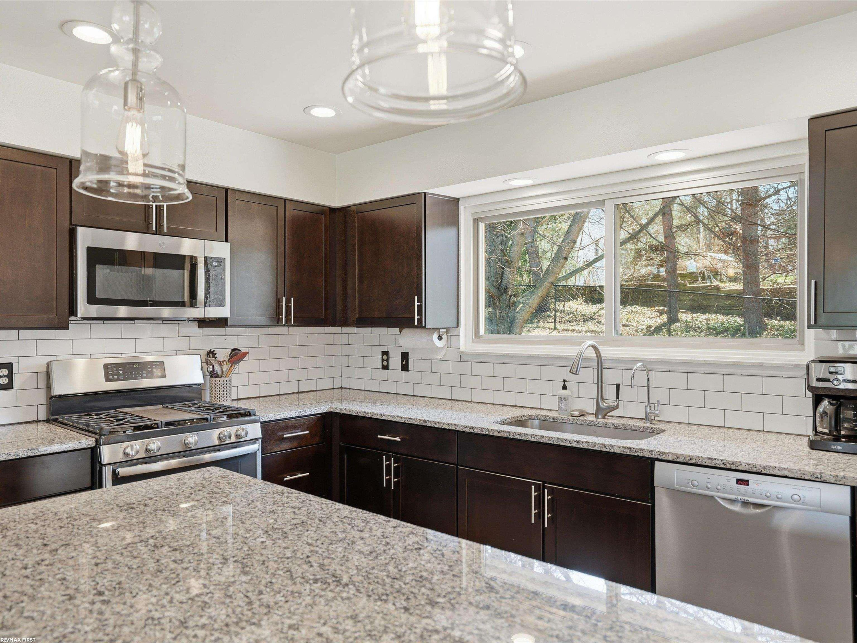 85 Whims Lane, Rochester, MI 48306 — Photo 17