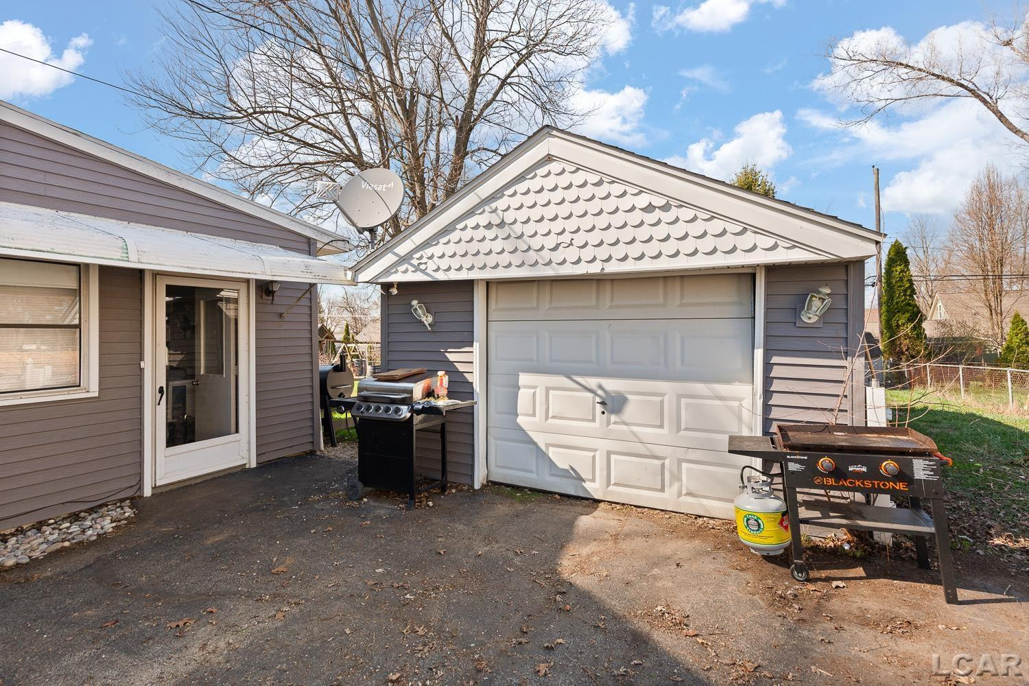 2094 Allan Street, Adrian, MI 49221 — Photo 29