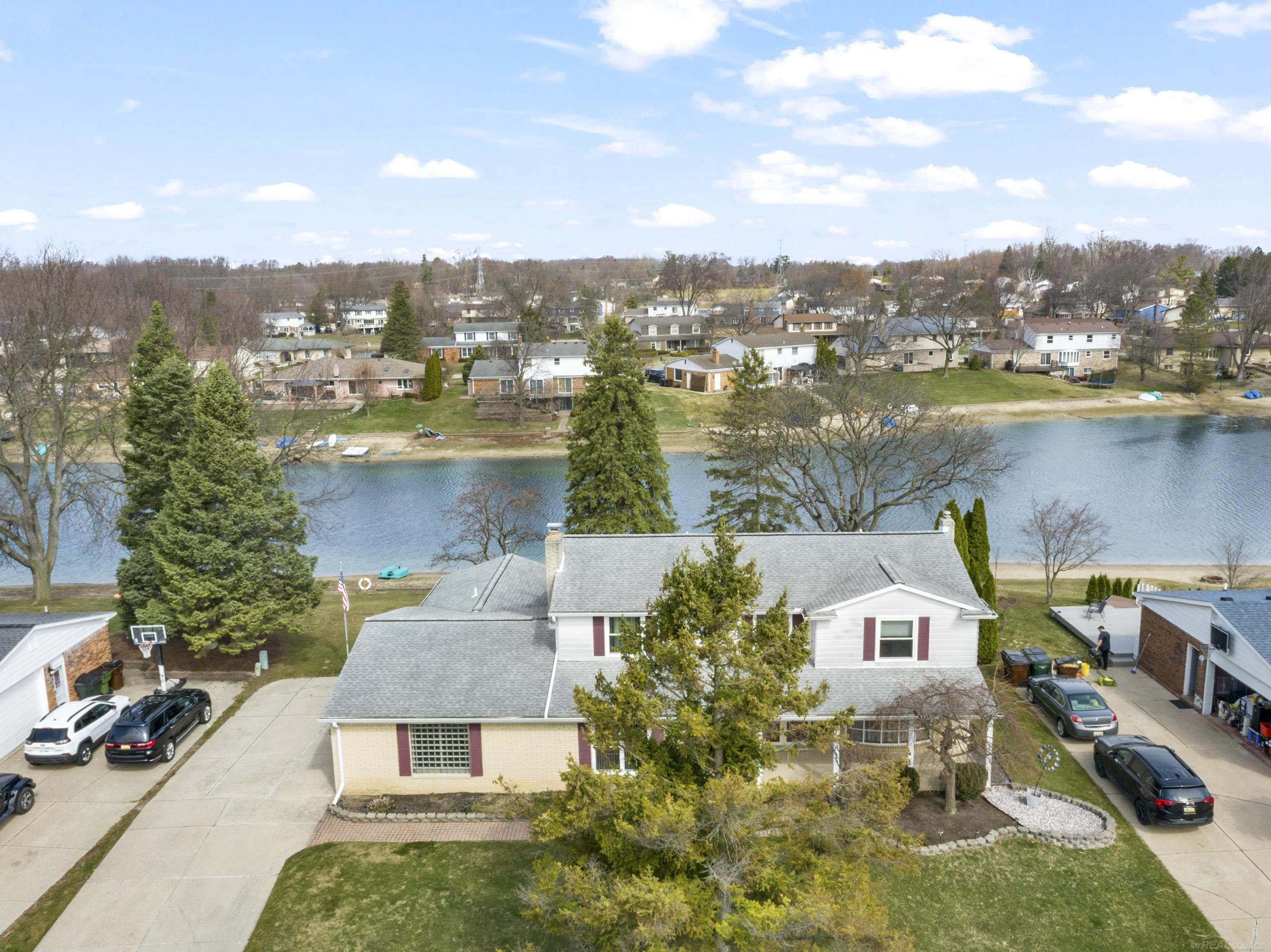 1065 Equestrian Drive, South Lyon, MI, 48178