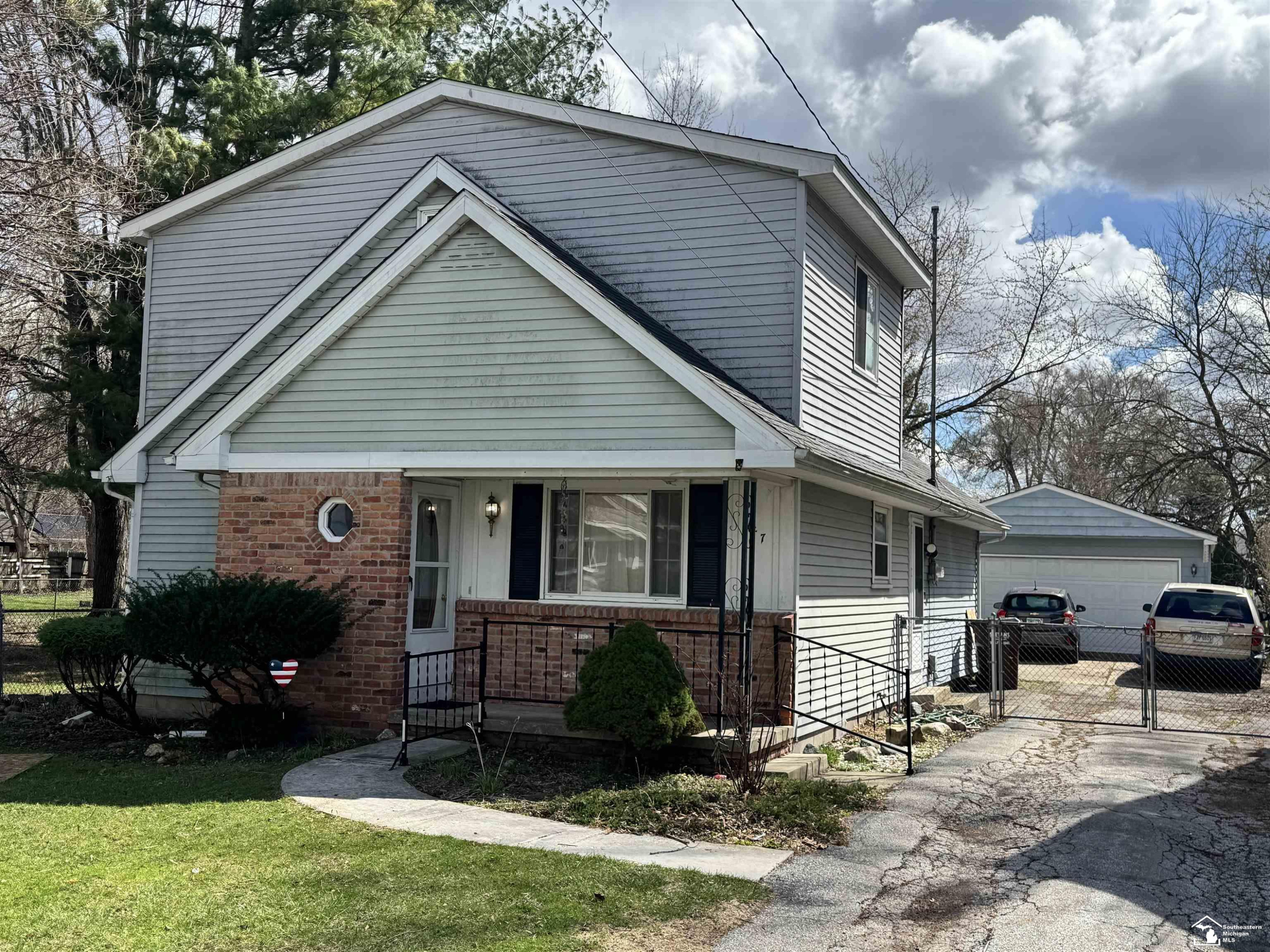 647 Washington Street, Temperance, MI 48182 — front exterior