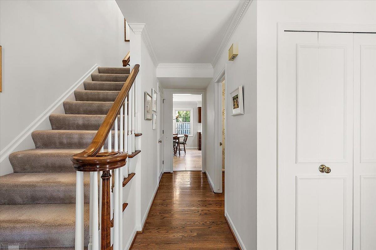 4 Elmsleigh Lane, Grosse Pointe, MI 48230 — Photo 8