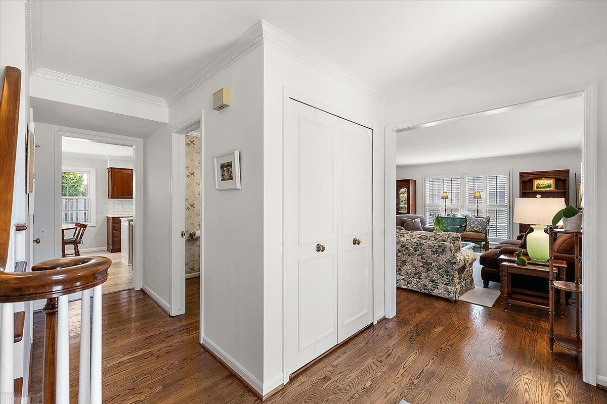 4 Elmsleigh Lane, Grosse Pointe, MI 48230 — Photo 9