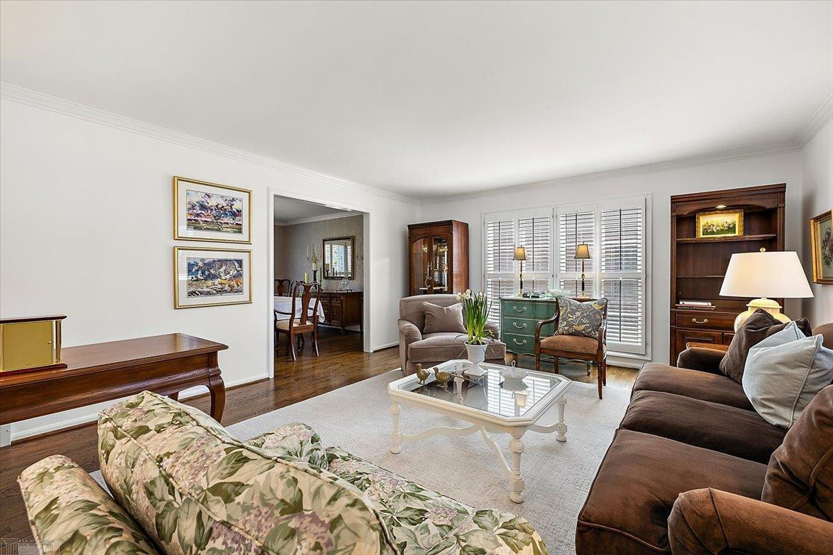 4 Elmsleigh Lane, Grosse Pointe, MI 48230 — Photo 10