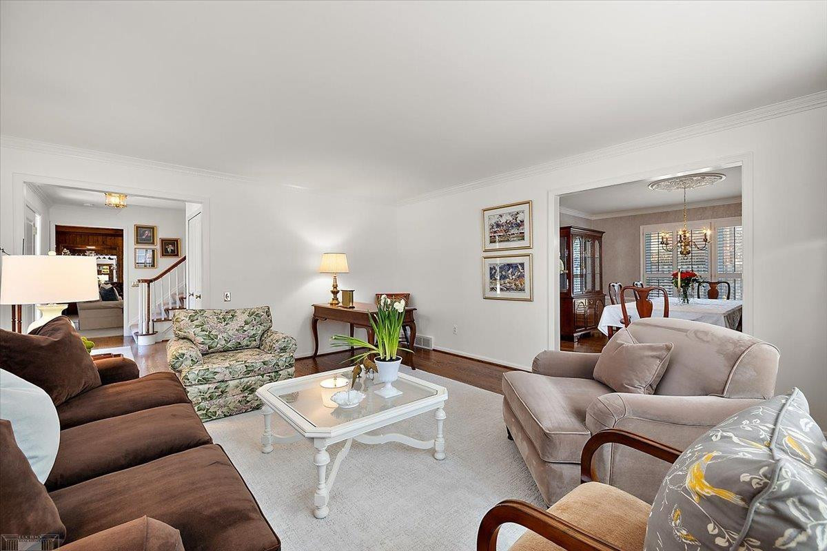 4 Elmsleigh Lane, Grosse Pointe, MI 48230 — Photo 12