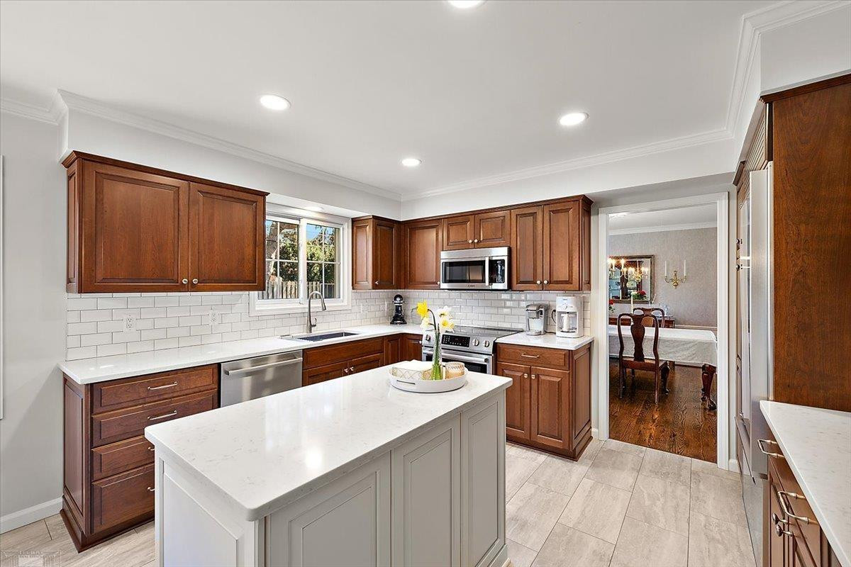 4 Elmsleigh Lane, Grosse Pointe, MI 48230 — Photo 16