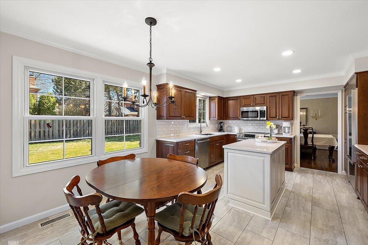 4 Elmsleigh Lane, Grosse Pointe, MI 48230 — Photo 20