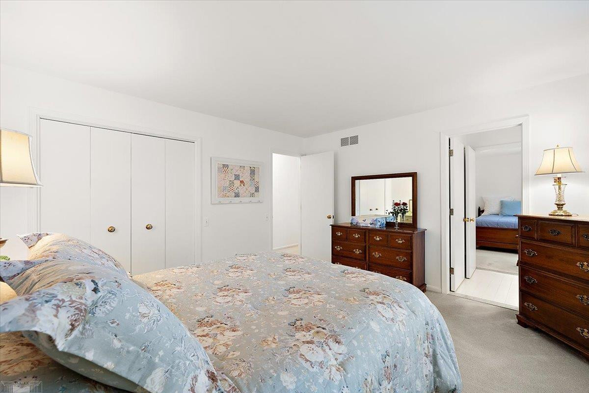 4 Elmsleigh Lane, Grosse Pointe, MI 48230 — Photo 30