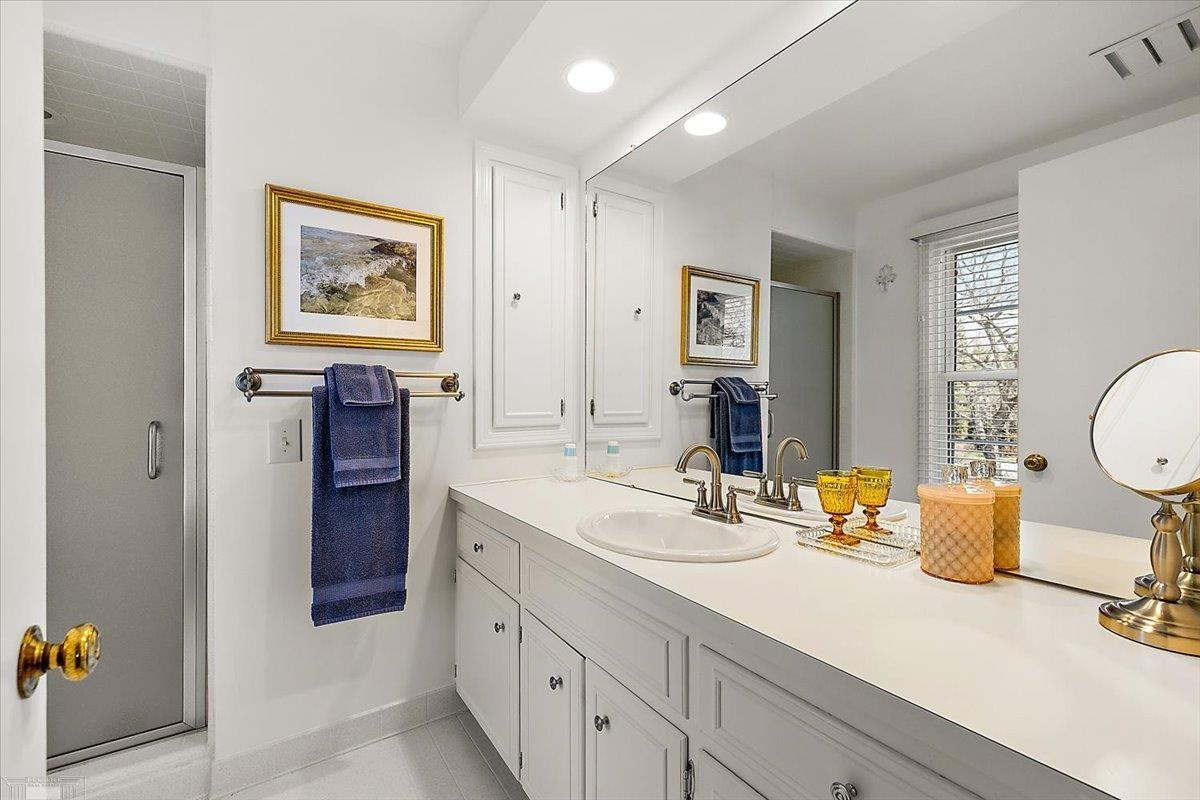 4 Elmsleigh Lane, Grosse Pointe, MI 48230 — Photo 34