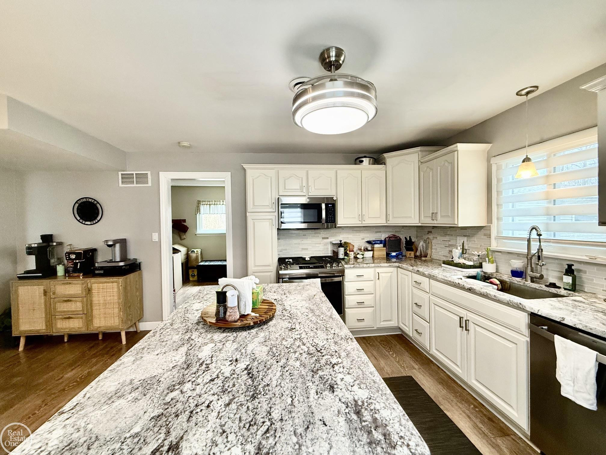 39291 Shoreline Drive, MI — Photo 23