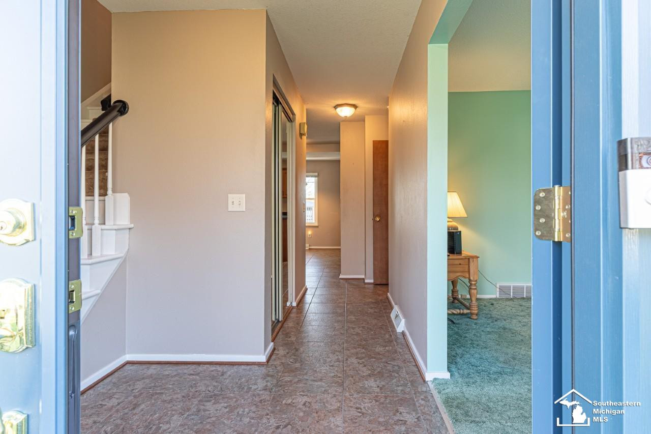6442 Centennial Drive, Temperance, MI 48182 — Photo 5