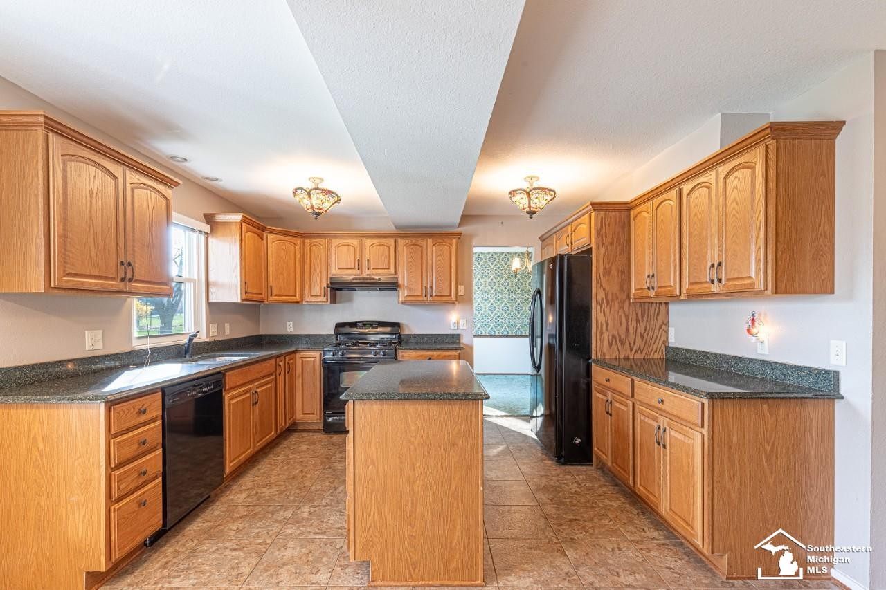 6442 Centennial Drive, Temperance, MI 48182 — Photo 15