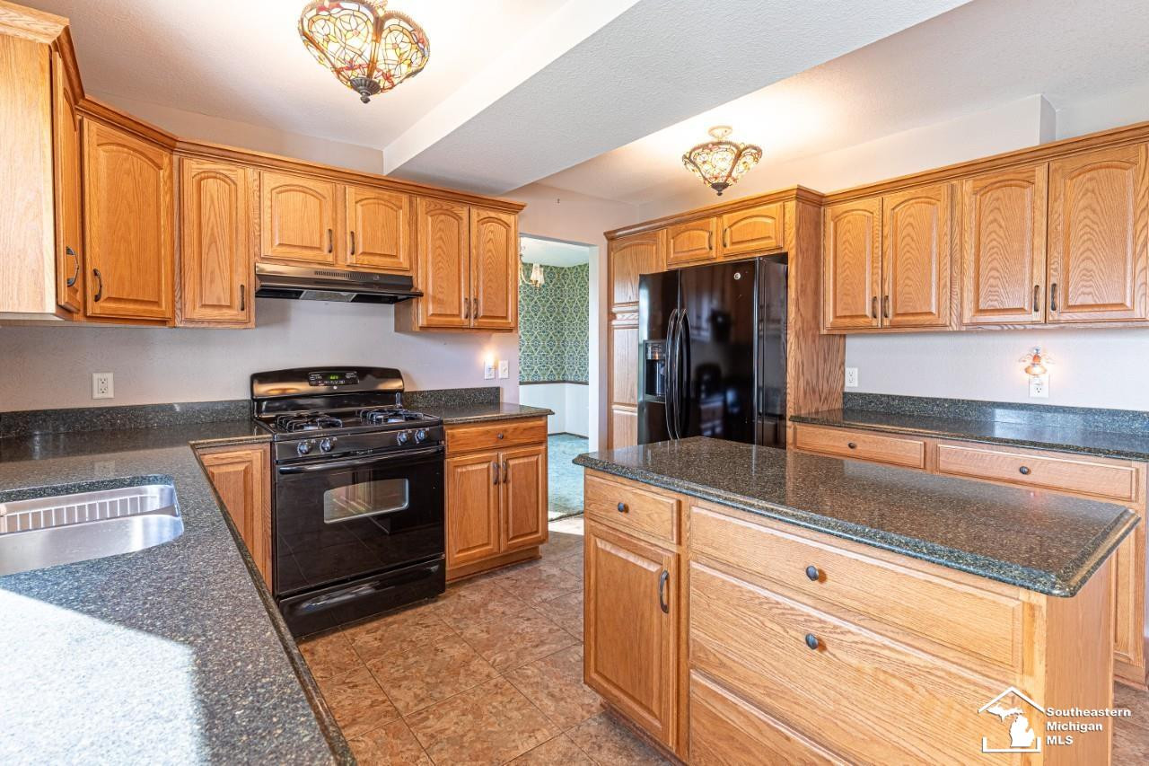 6442 Centennial Drive, Temperance, MI 48182 — Photo 17