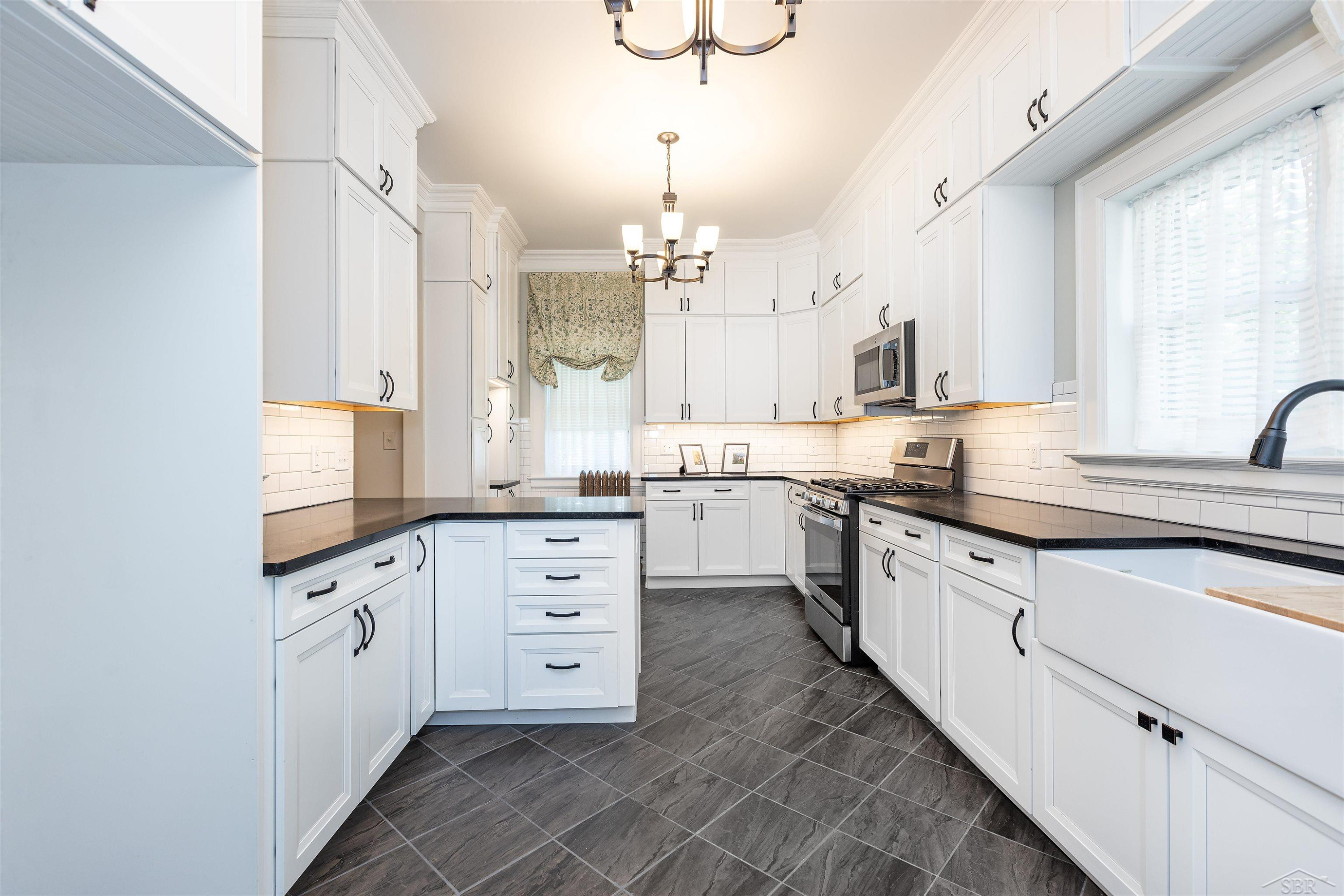820 N Johnson, Bay City, MI 48708 — Photo 12
