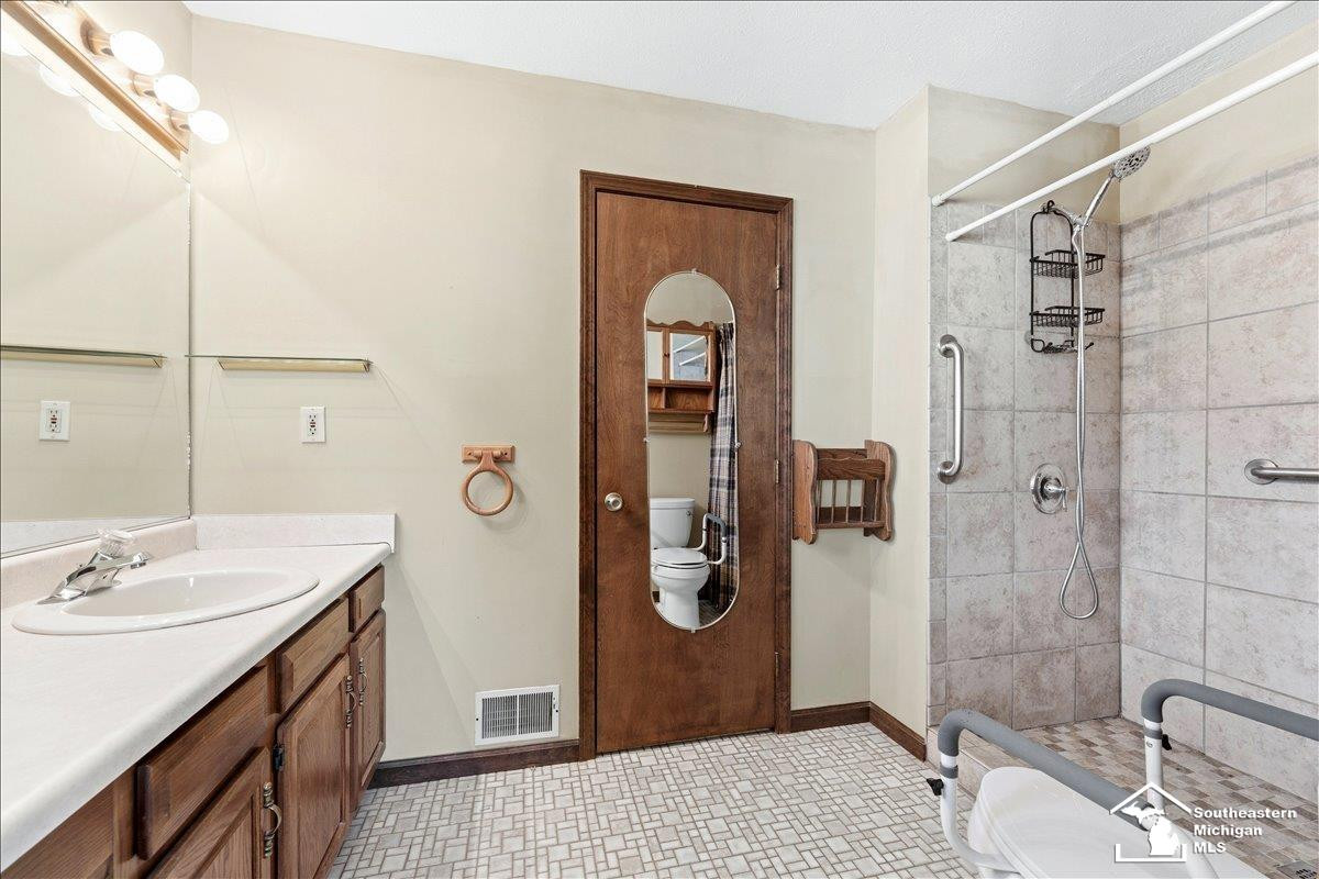 348 Bellers Court, Ypsilanti, MI 48198 — Photo 12