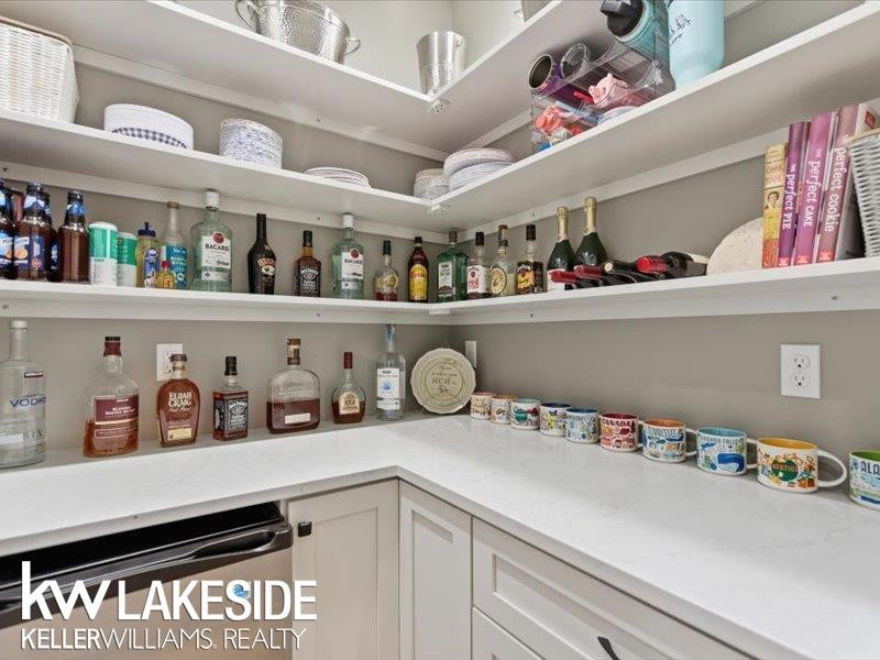 5345 BRISTOL PARKE Circle, Clarkston, MI 48348 — Photo 13