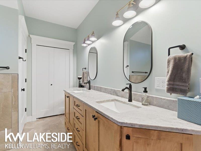 5345 BRISTOL PARKE Circle, Clarkston, MI 48348 — Photo 17