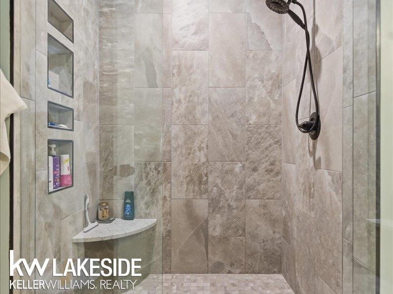 5345 BRISTOL PARKE Circle, Clarkston, MI 48348 — Photo 19