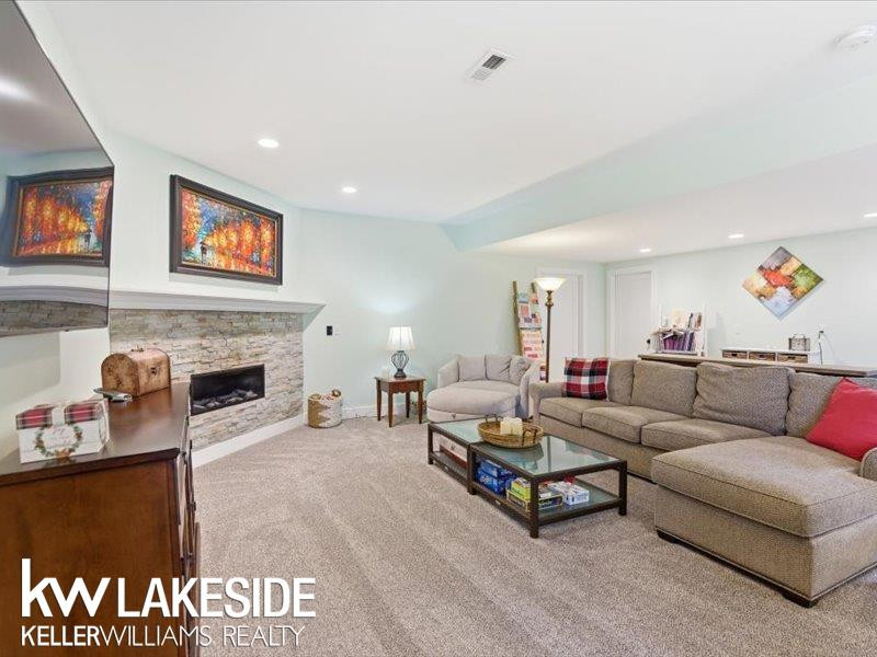 5345 BRISTOL PARKE Circle, Clarkston, MI 48348 — Photo 31