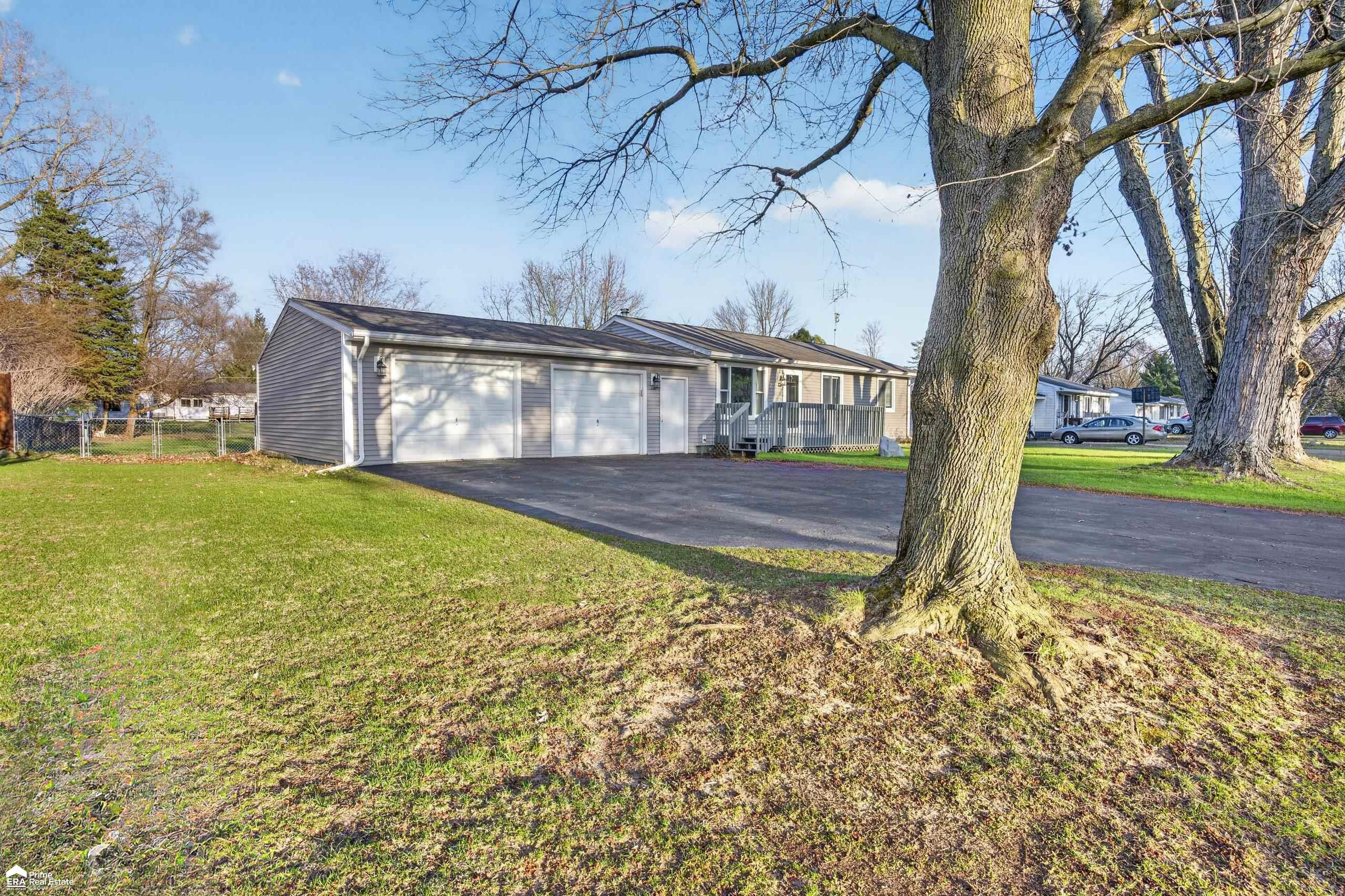 2366 Virginia Park Drive, Lapeer, MI 48446 — Photo 45