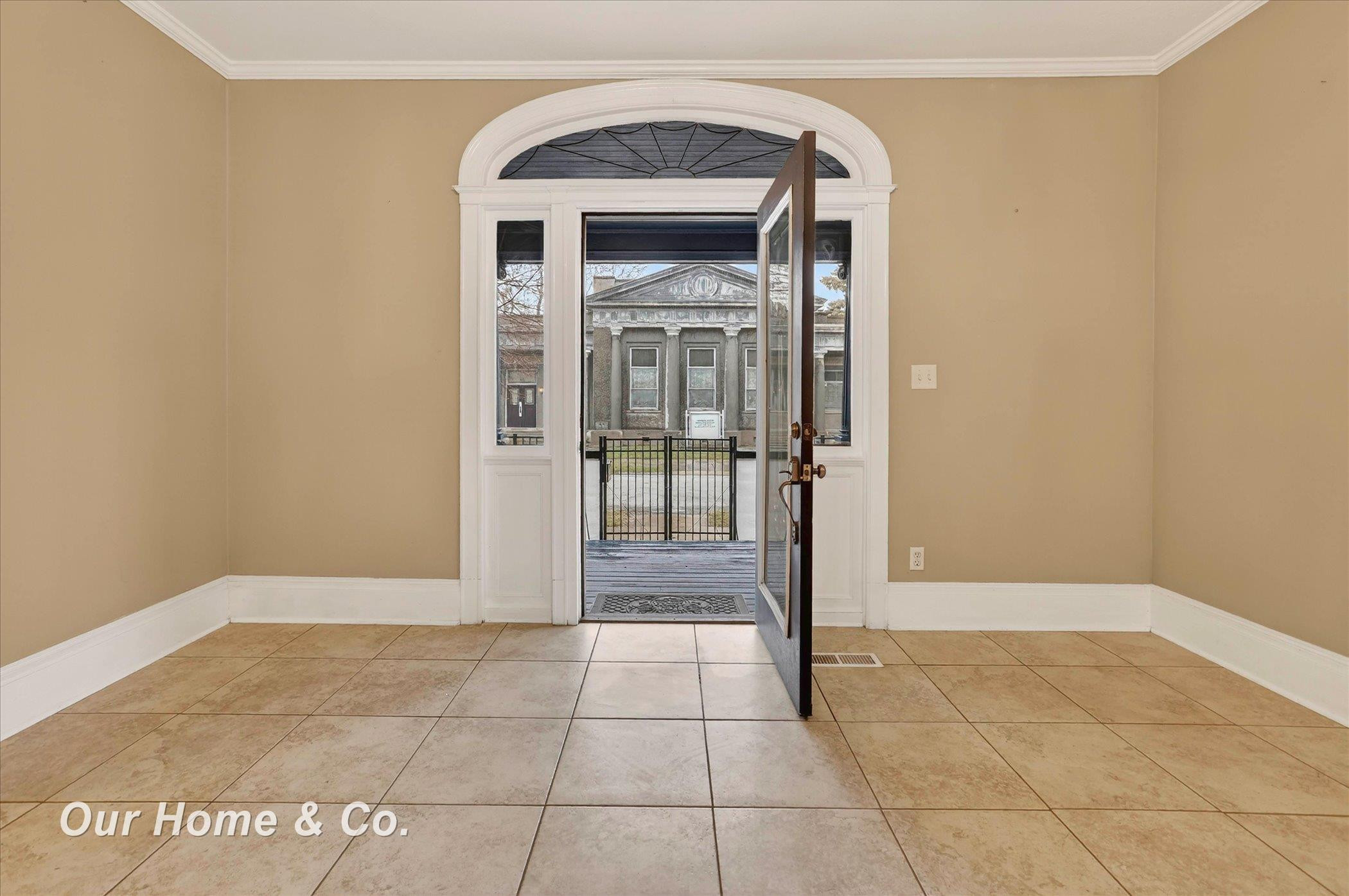 700 N Van Buren Street, Bay City, MI 48708 — Photo 7