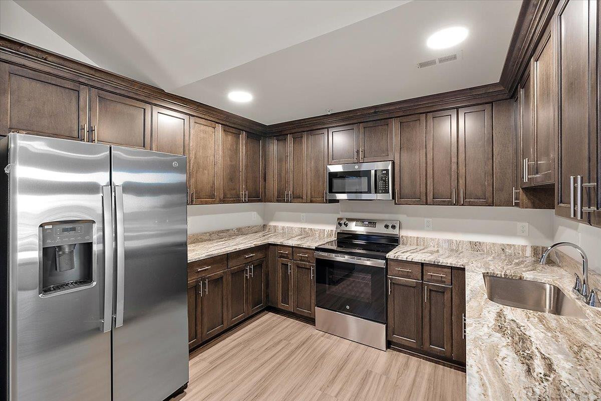 8292 Heywood Circle, Unit 4, Sterling Heights, MI 48312 — Photo 9