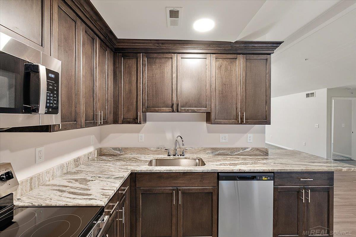 8292 Heywood Circle, Unit 4, Sterling Heights, MI 48312 — Photo 10