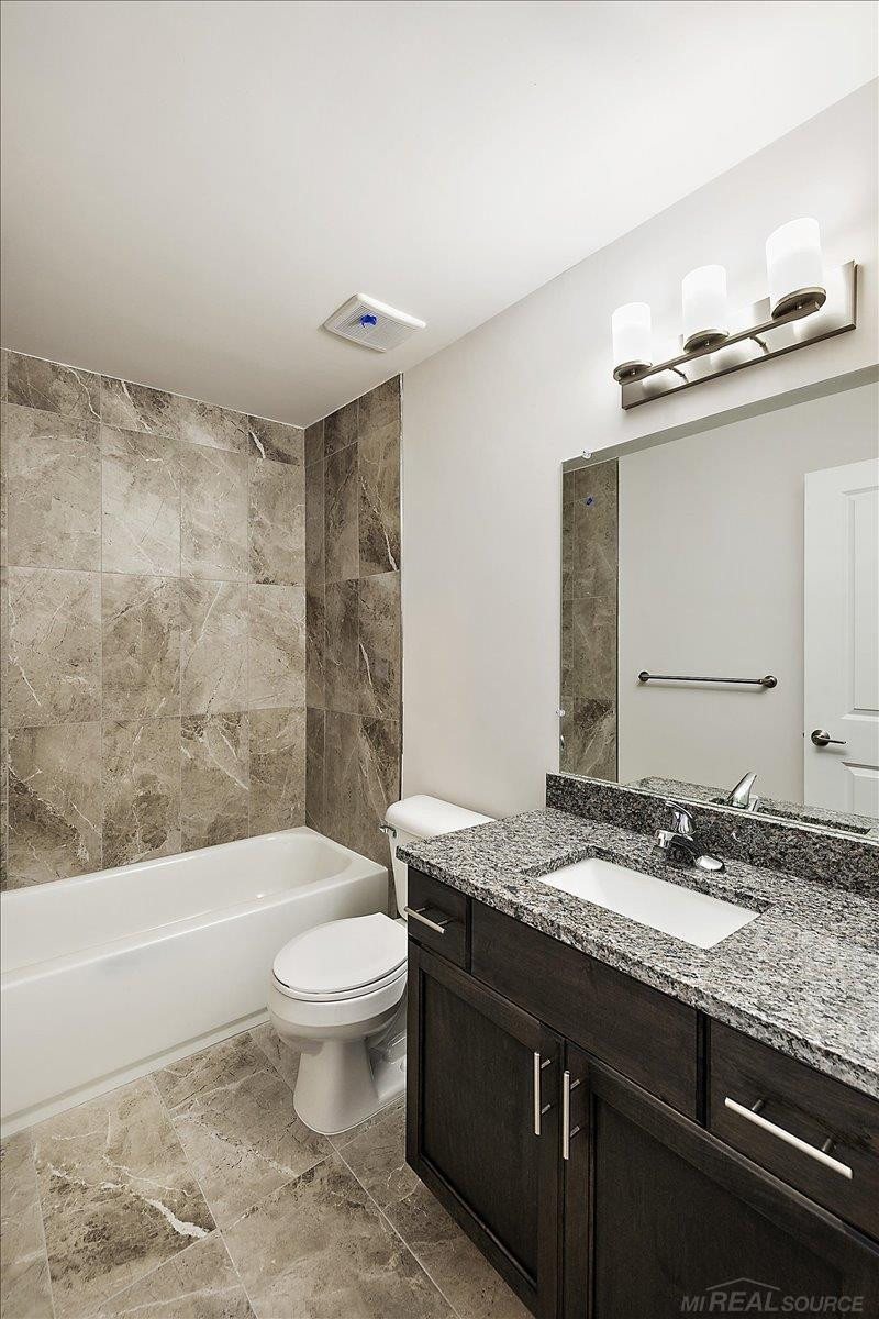 8292 Heywood Circle, Unit 4, Sterling Heights, MI 48312 — Photo 30