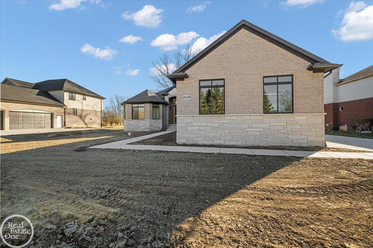 854 Hemlock Drive, Addison, MI 48370 — Photo 5