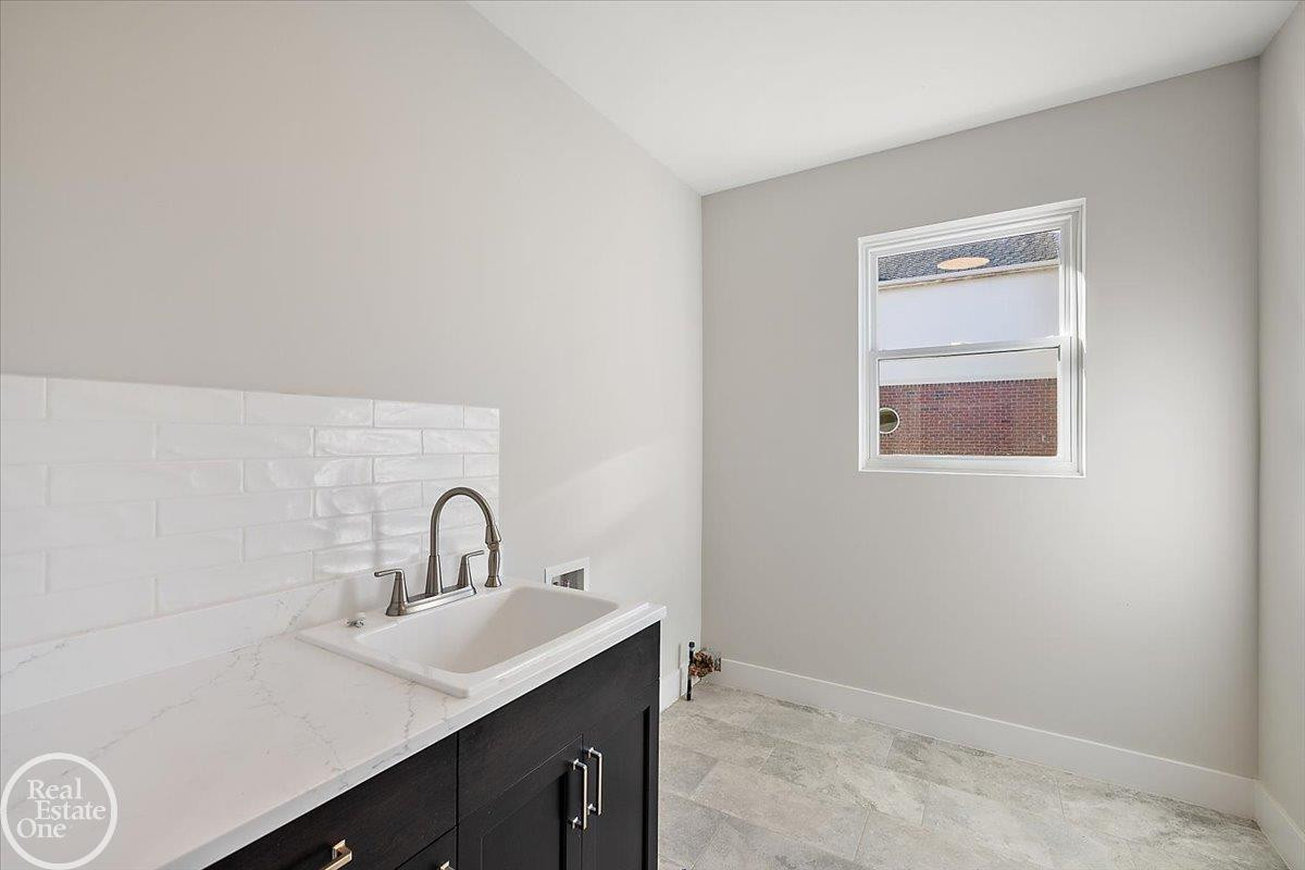 854 Hemlock Drive, Addison, MI 48370 — Photo 43