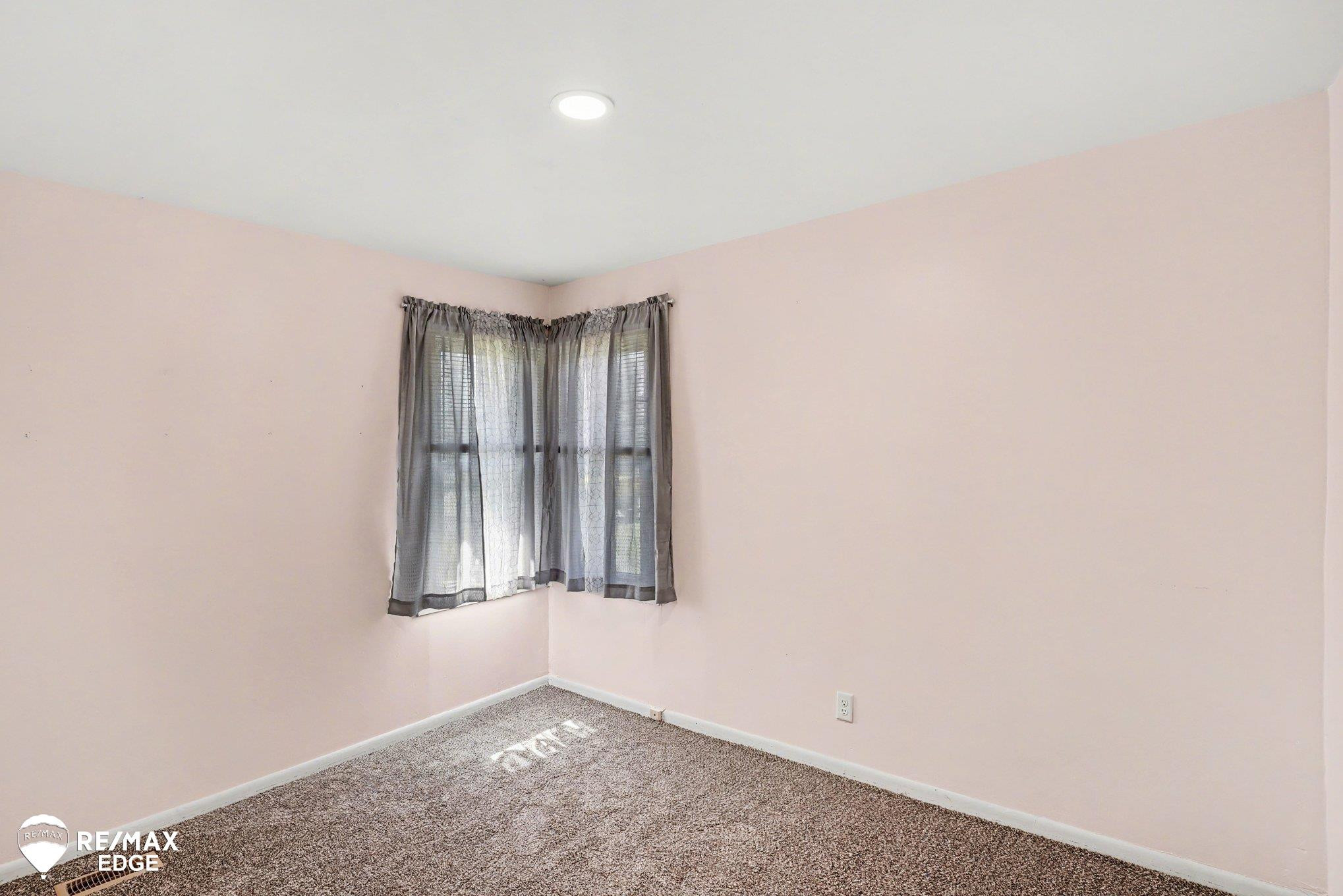 6175 Crabtree Lane, Burton, MI 48519 — Photo 8