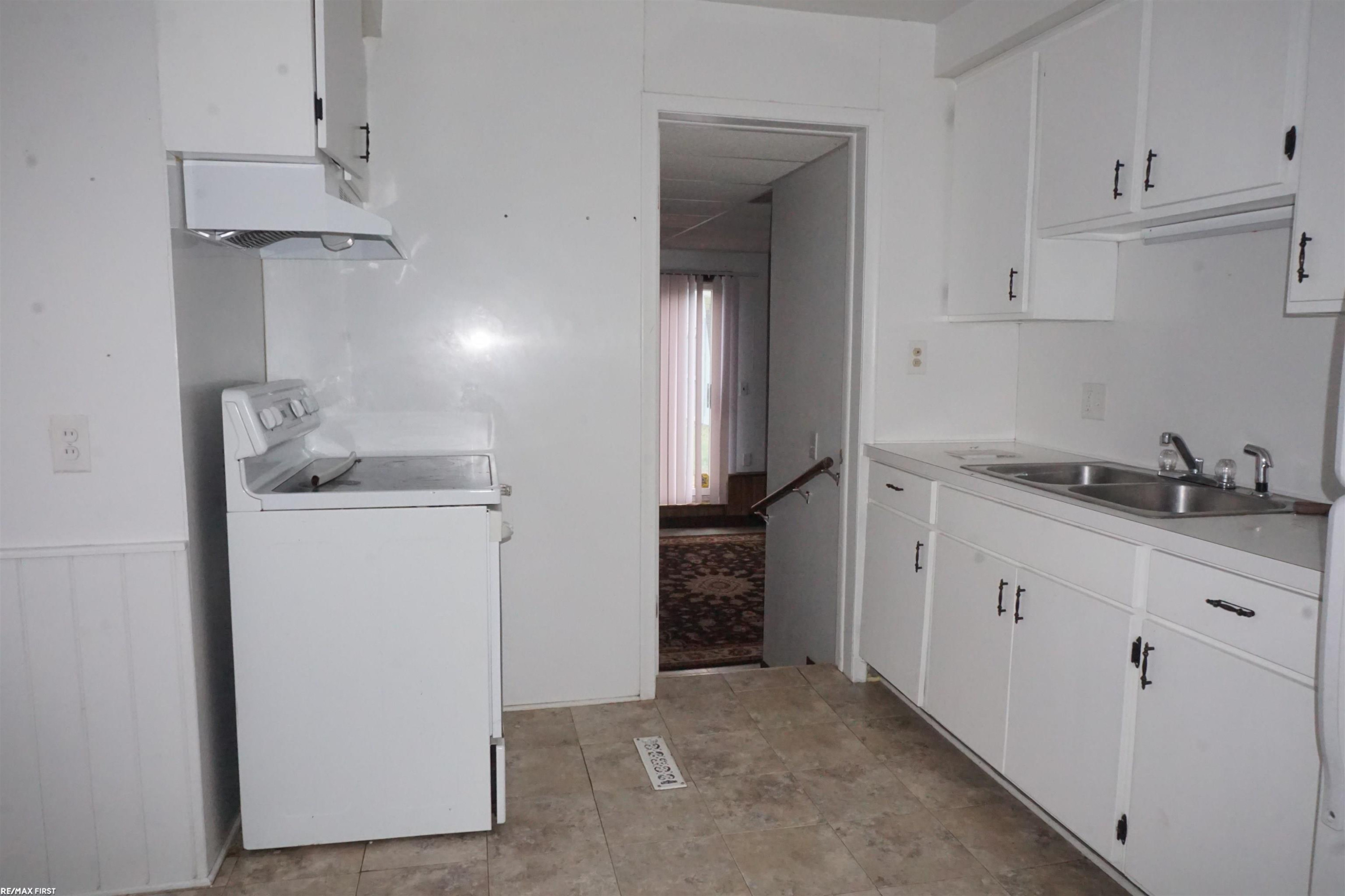 21712 Lakeview Street, Saint Clair Shores, MI 48080 — Photo 3