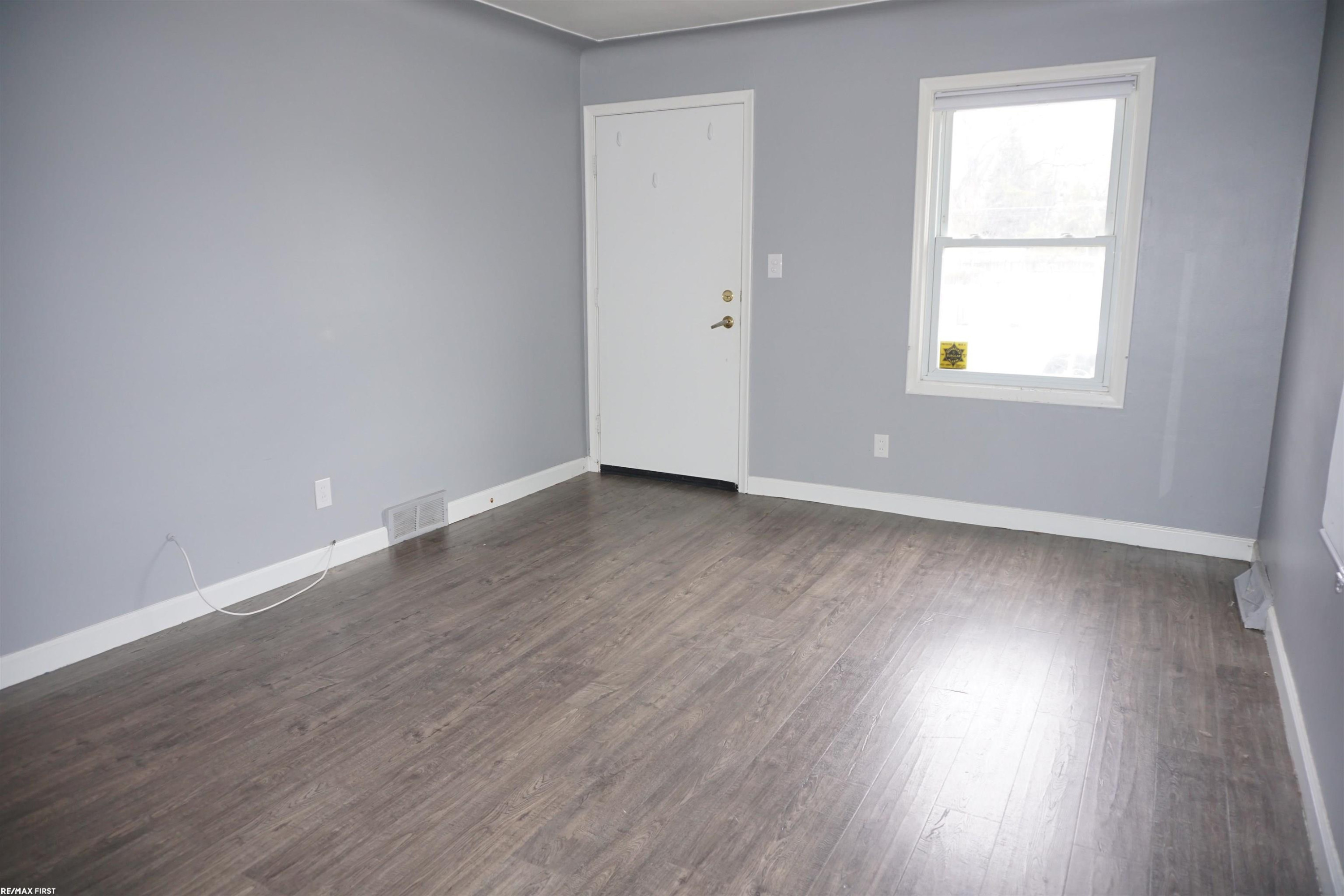 21712 Lakeview Street, Saint Clair Shores, MI 48080 — Photo 6