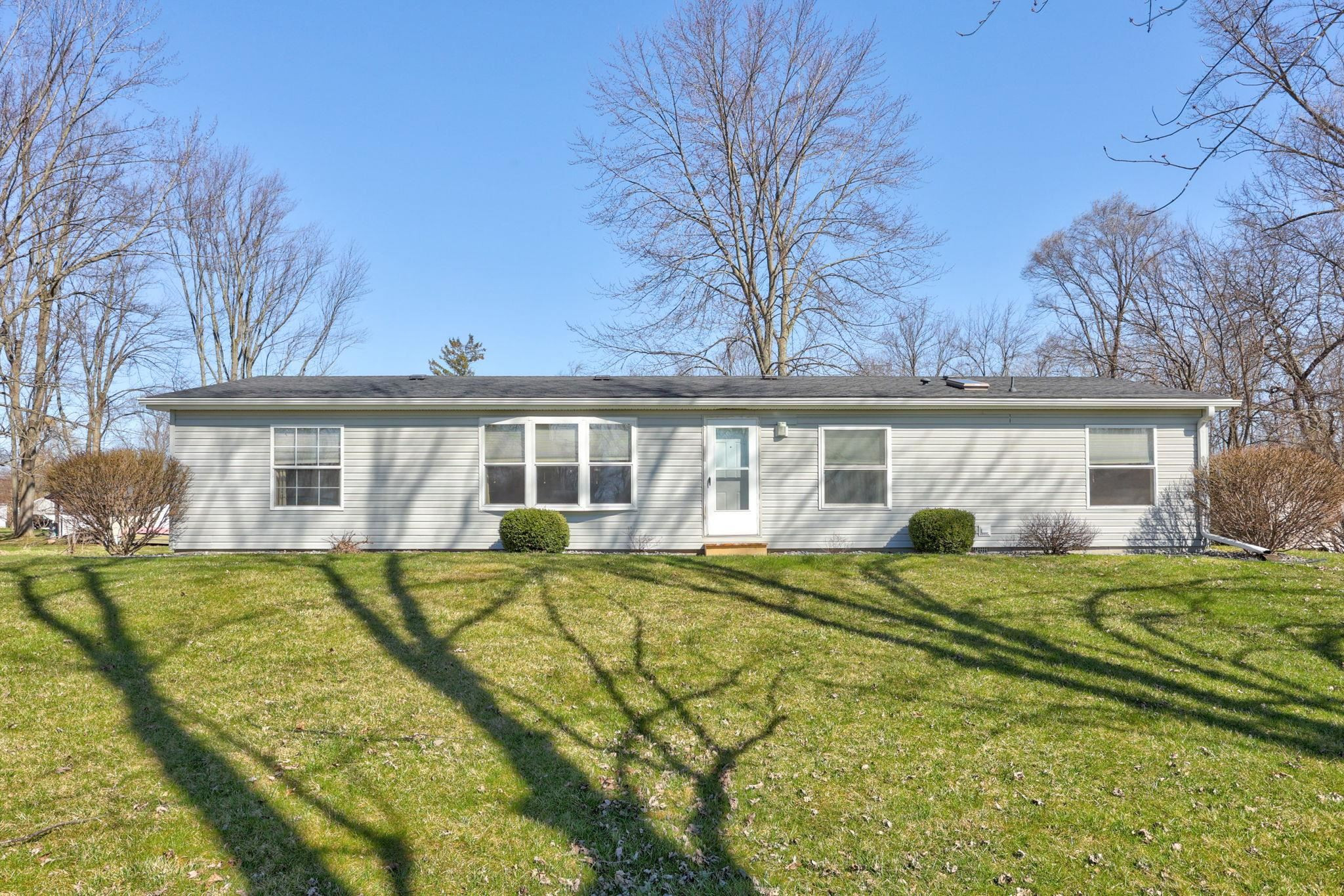 317 E Maple Street, Saint Charles, MI 48655 — Photo 2