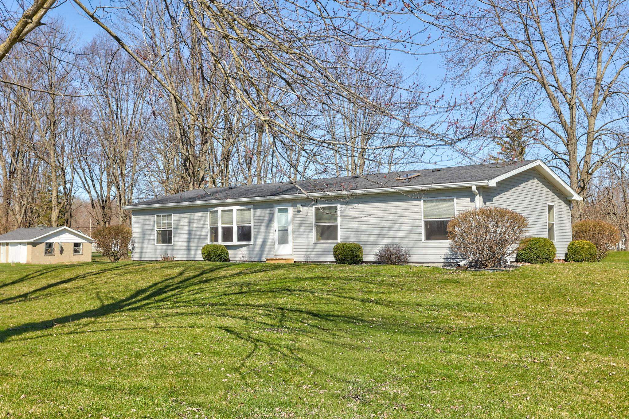 317 E Maple Street, Saint Charles, MI 48655 — Photo 3