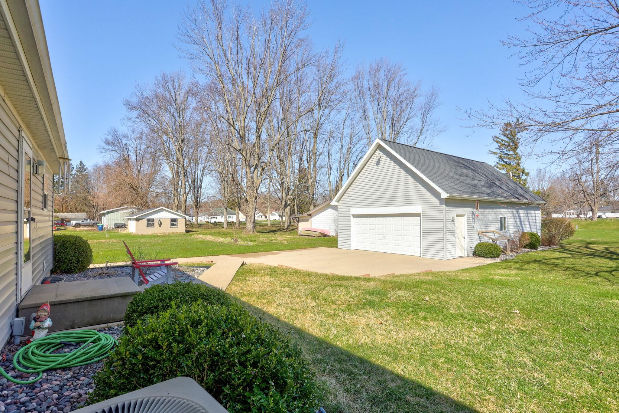 317 E Maple Street, Saint Charles, MI 48655 — Photo 34