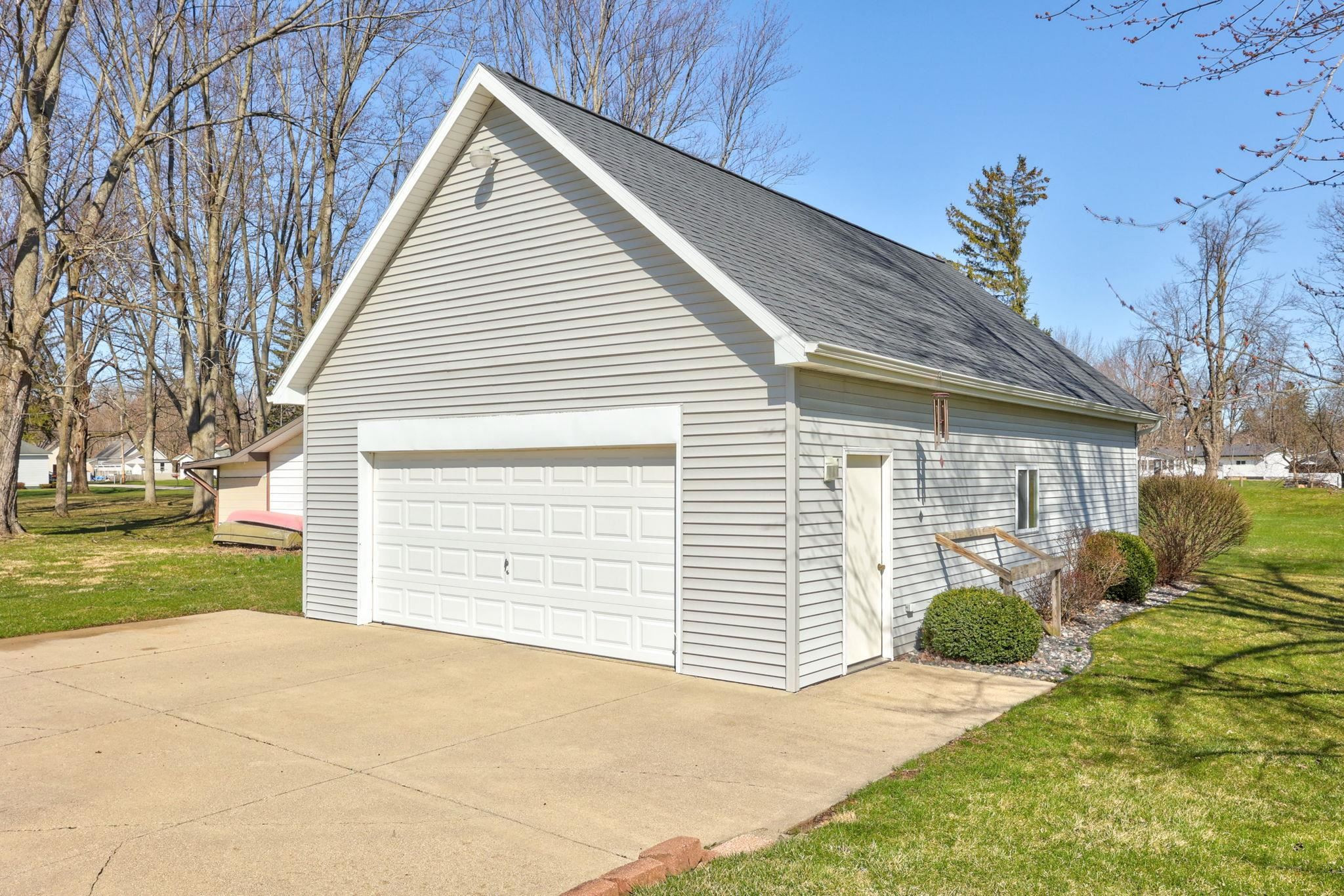 317 E Maple Street, Saint Charles, MI 48655 — Photo 35