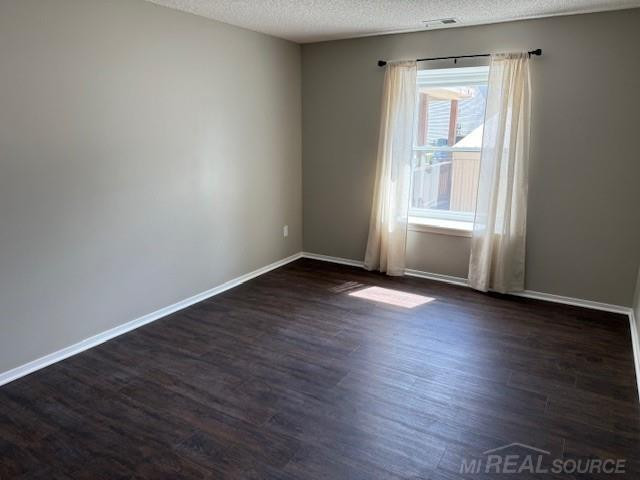 4984 Oak Hill Drive, Waterford, MI 48329 — Photo 16
