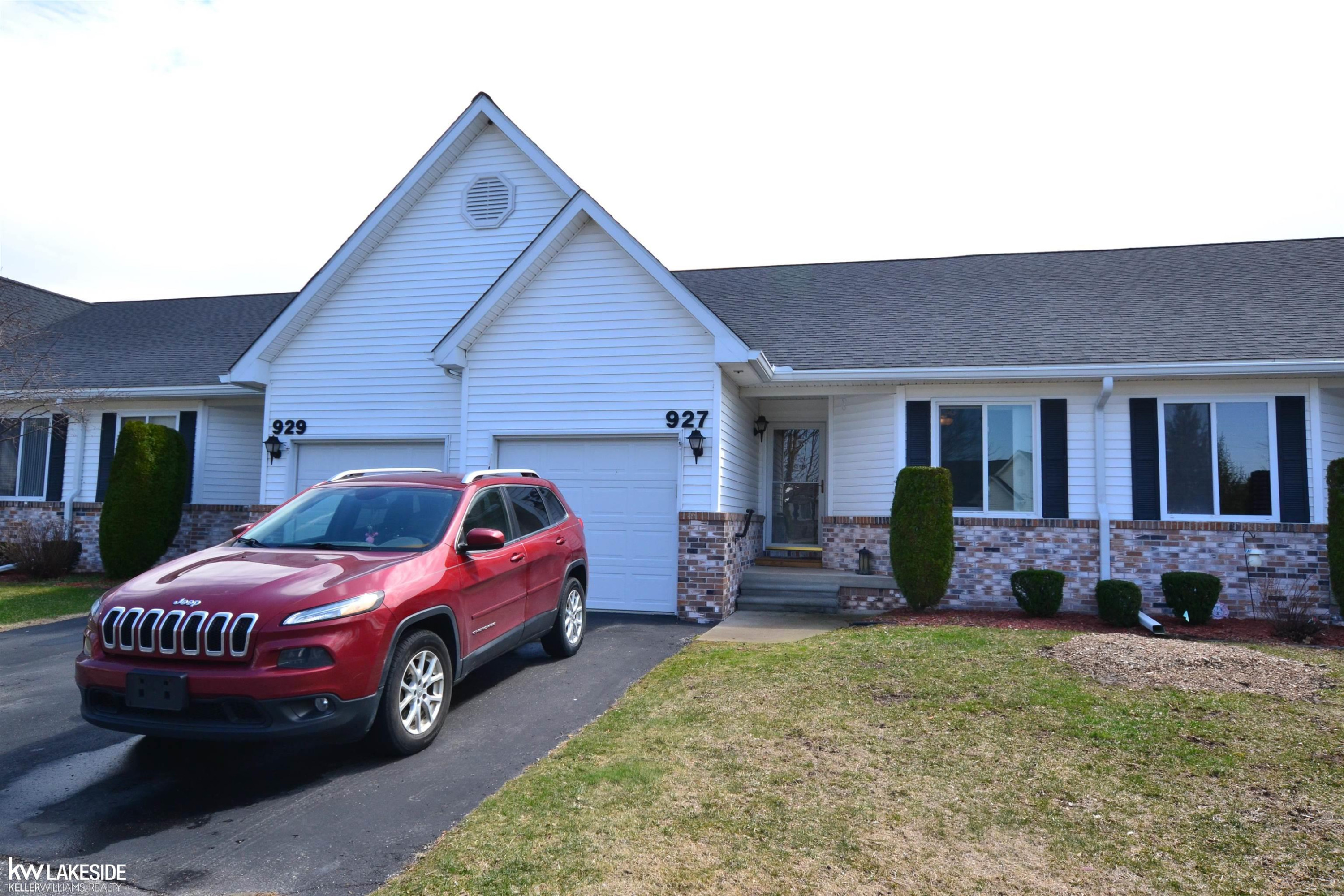 927 Lighthouse Drive, Marysville, MI 48040 — front exterior