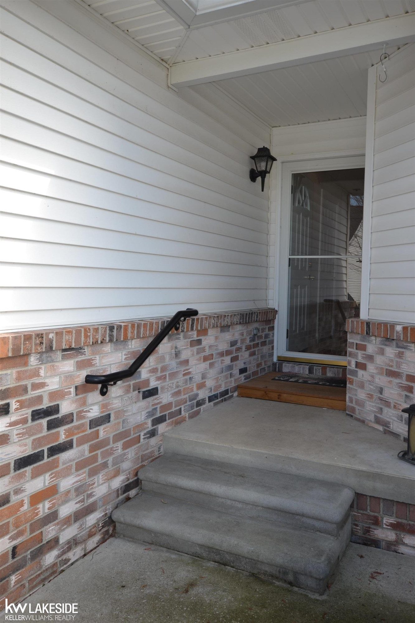927 Lighthouse Drive, Marysville, MI 48040 — Photo 3