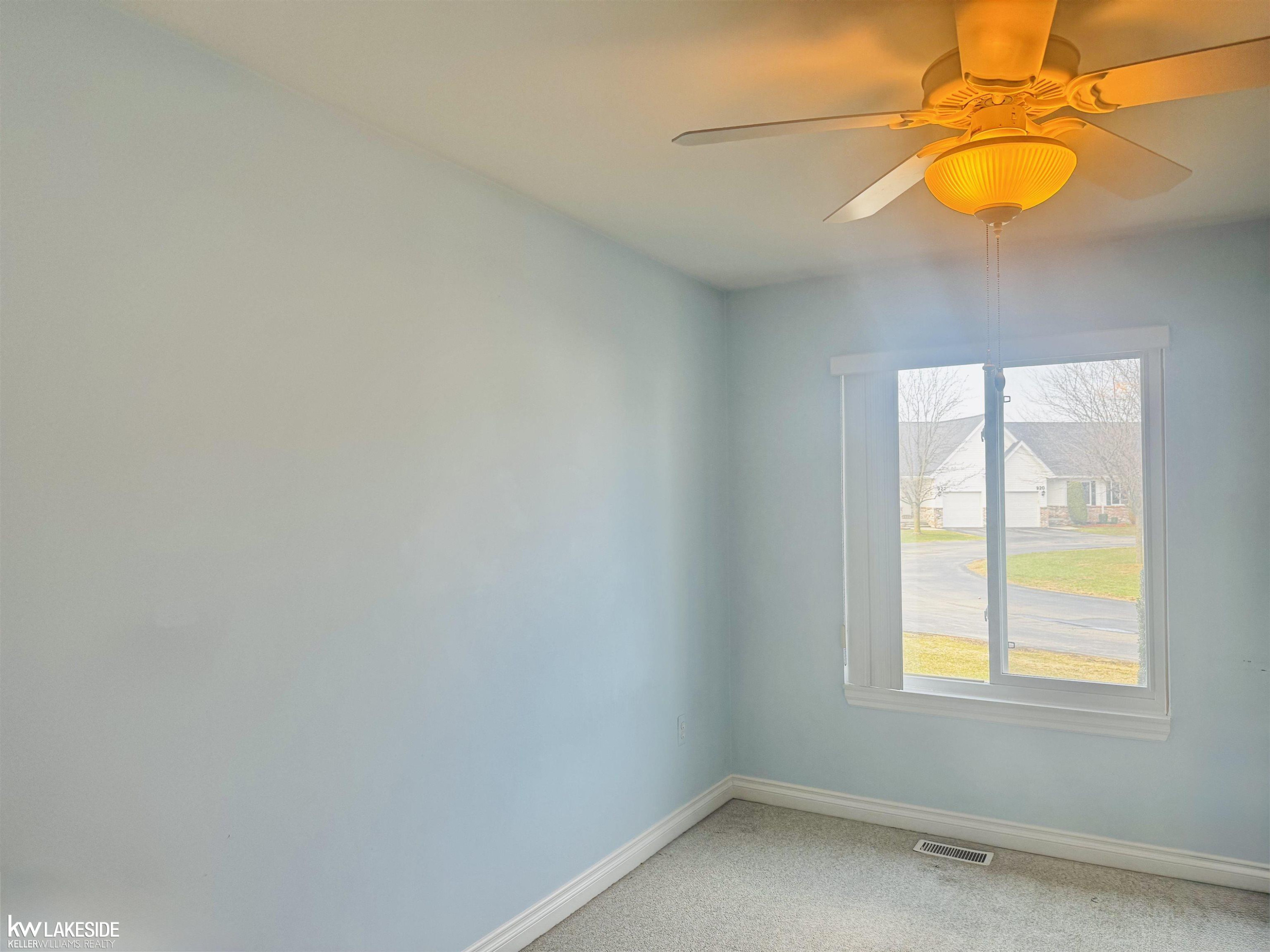 927 Lighthouse Drive, Marysville, MI 48040 — Photo 8