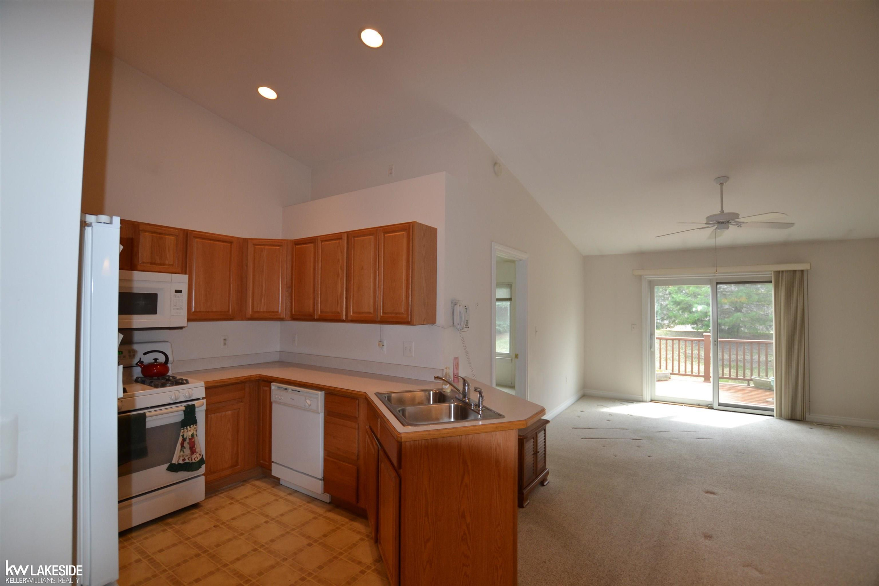 927 Lighthouse Drive, Marysville, MI 48040 — Photo 12