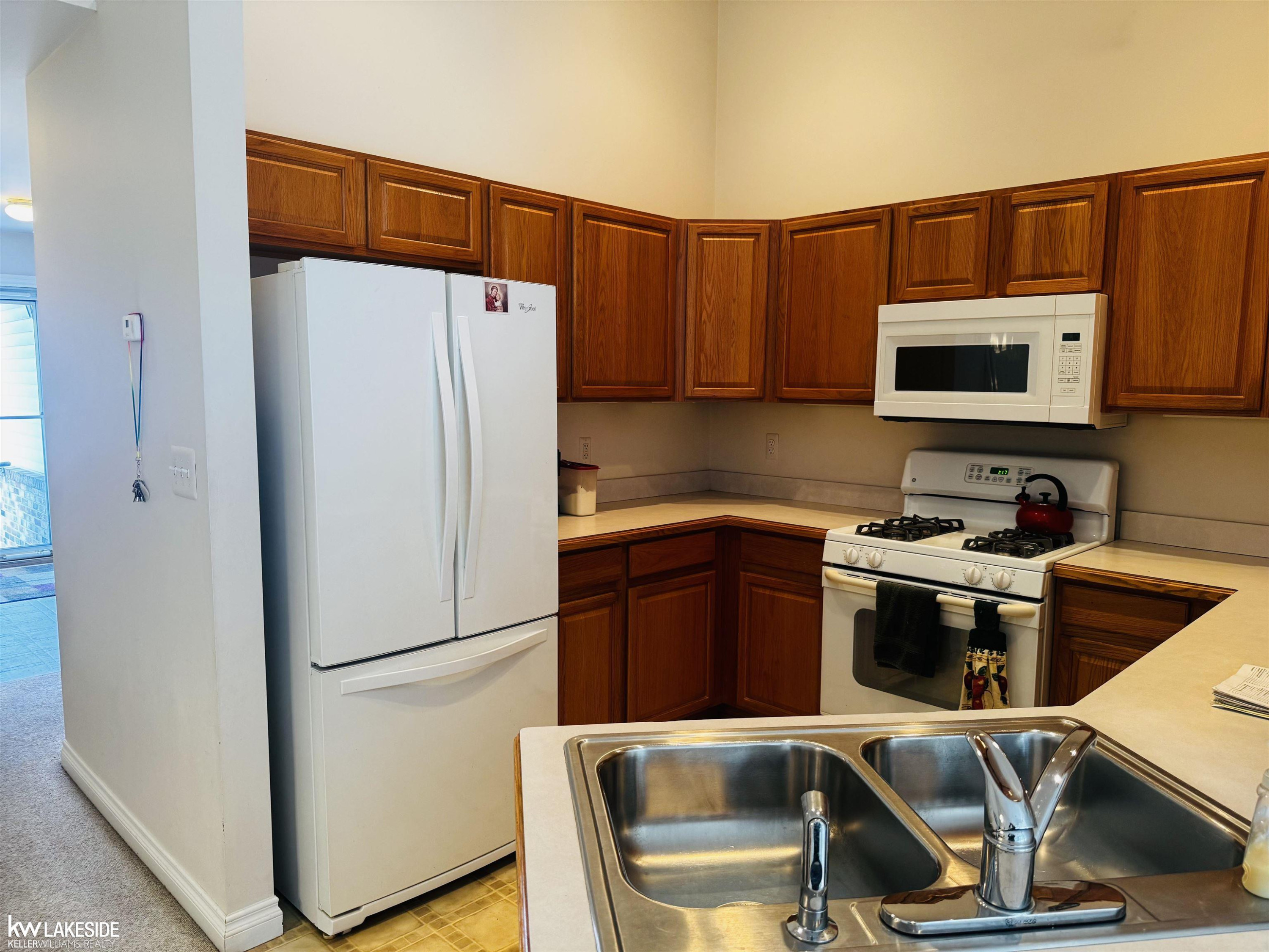 927 Lighthouse Drive, Marysville, MI 48040 — Photo 13