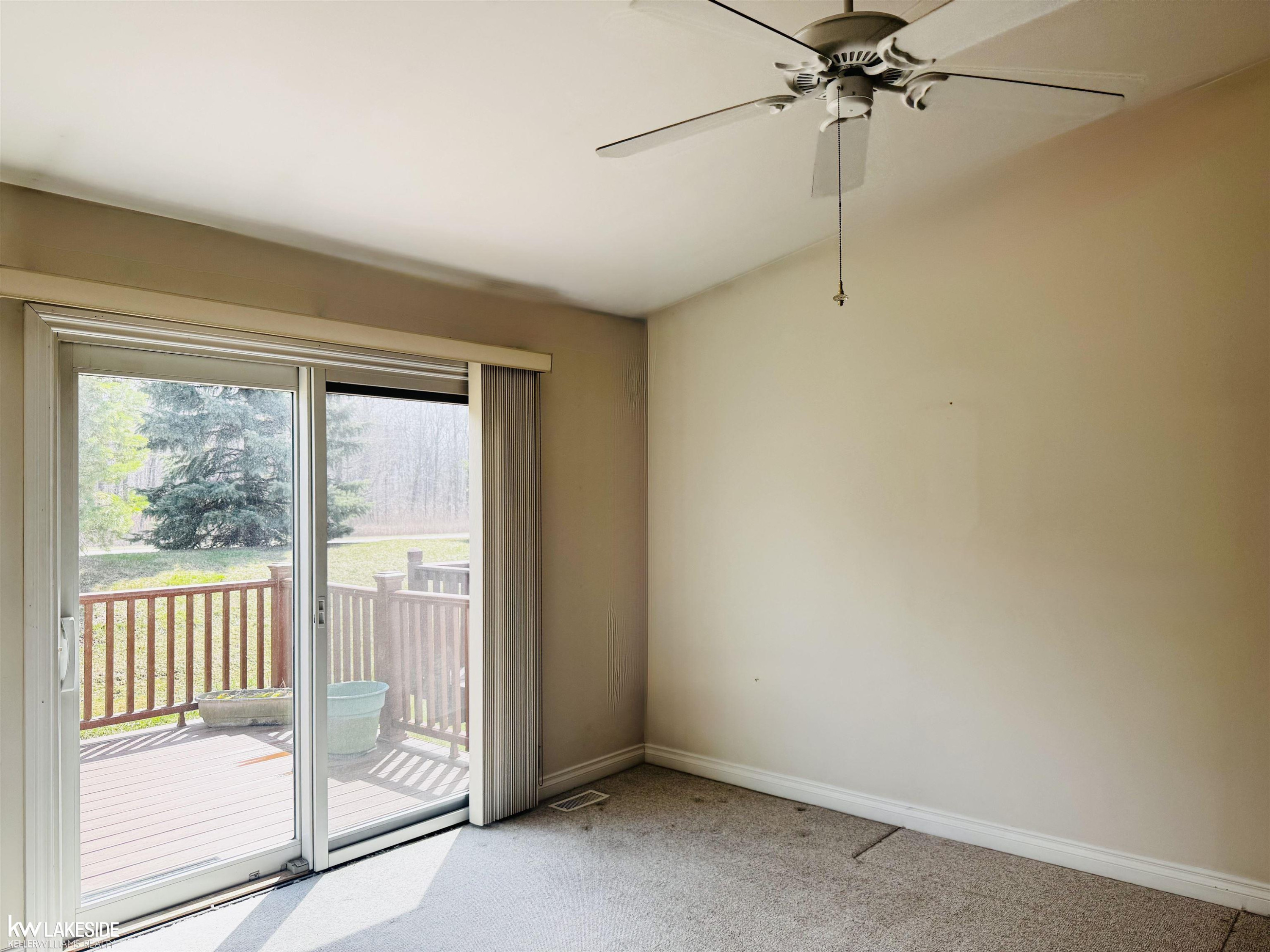 927 Lighthouse Drive, Marysville, MI 48040 — Photo 17
