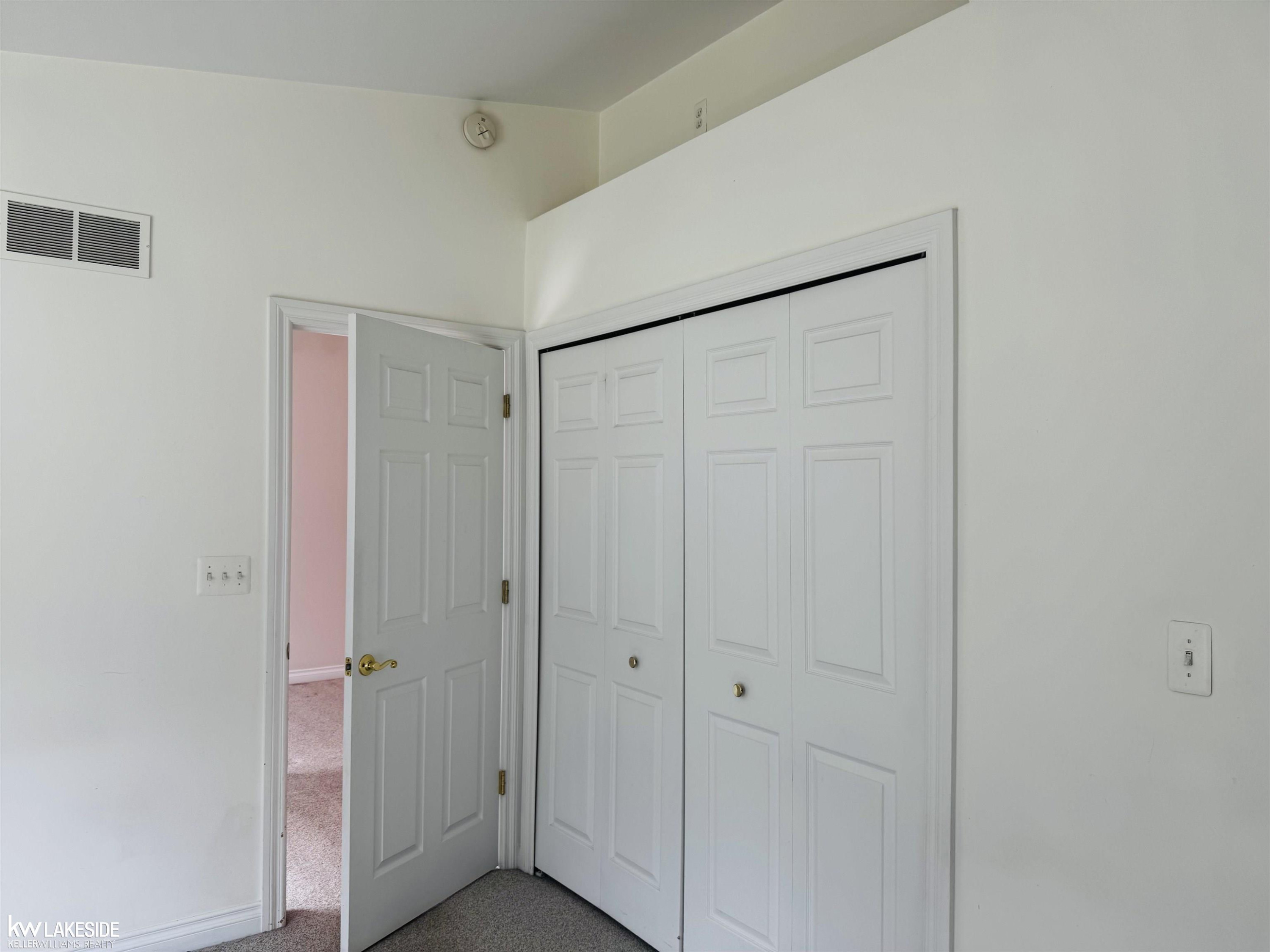 927 Lighthouse Drive, Marysville, MI 48040 — Photo 18