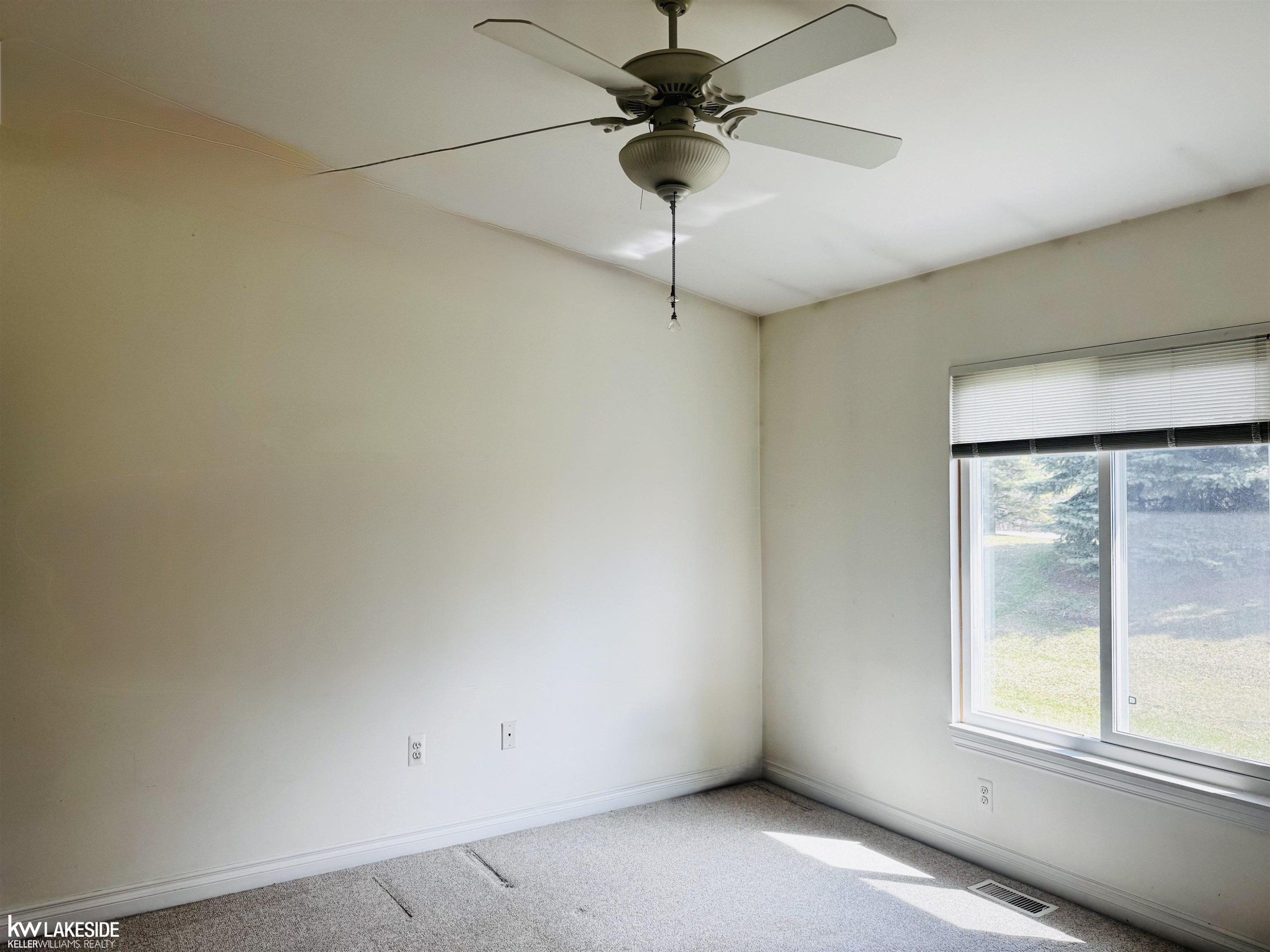 927 Lighthouse Drive, Marysville, MI 48040 — Photo 19