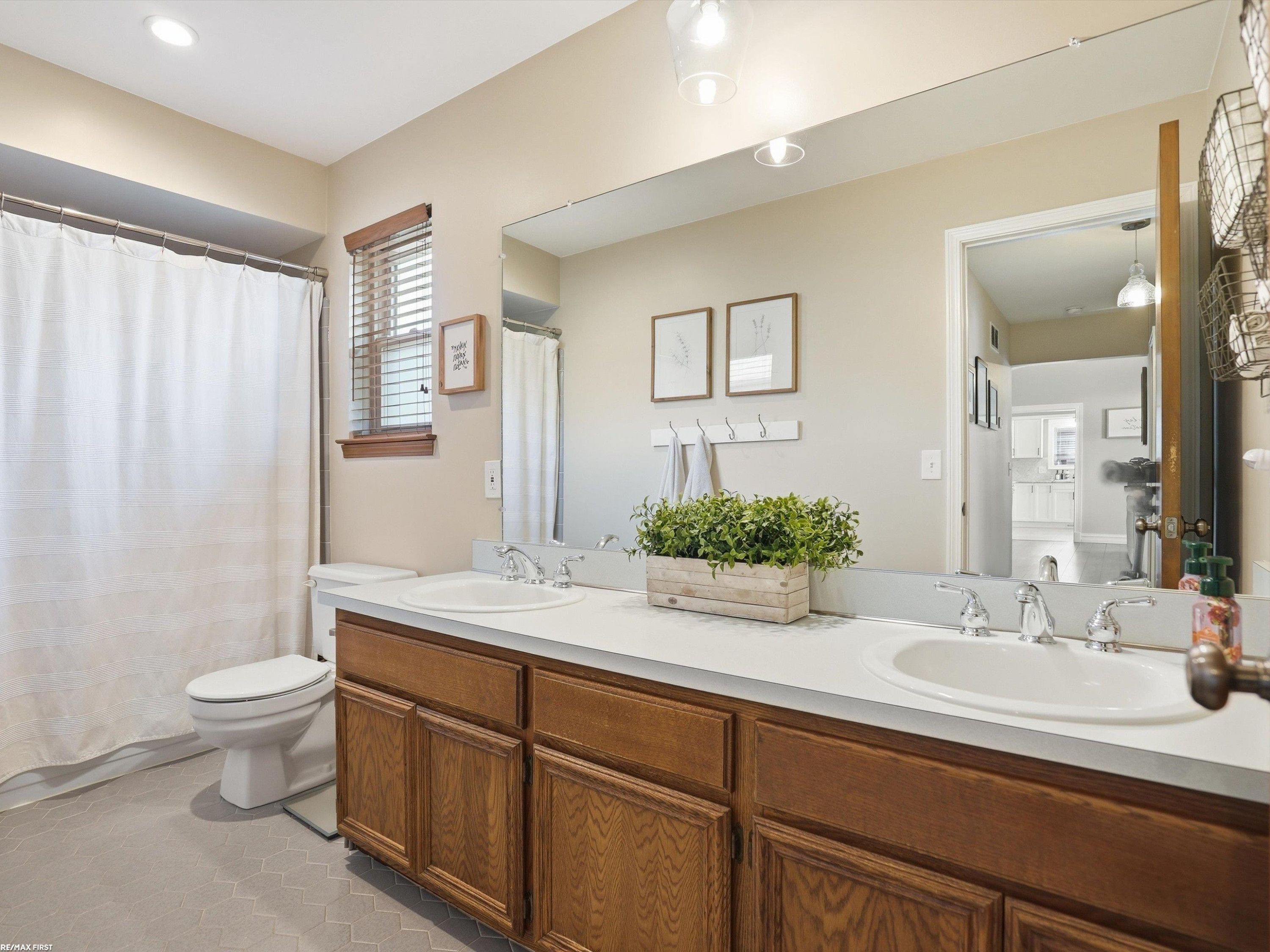 45784 Georgetown Drive, MI 48044 — Photo 28