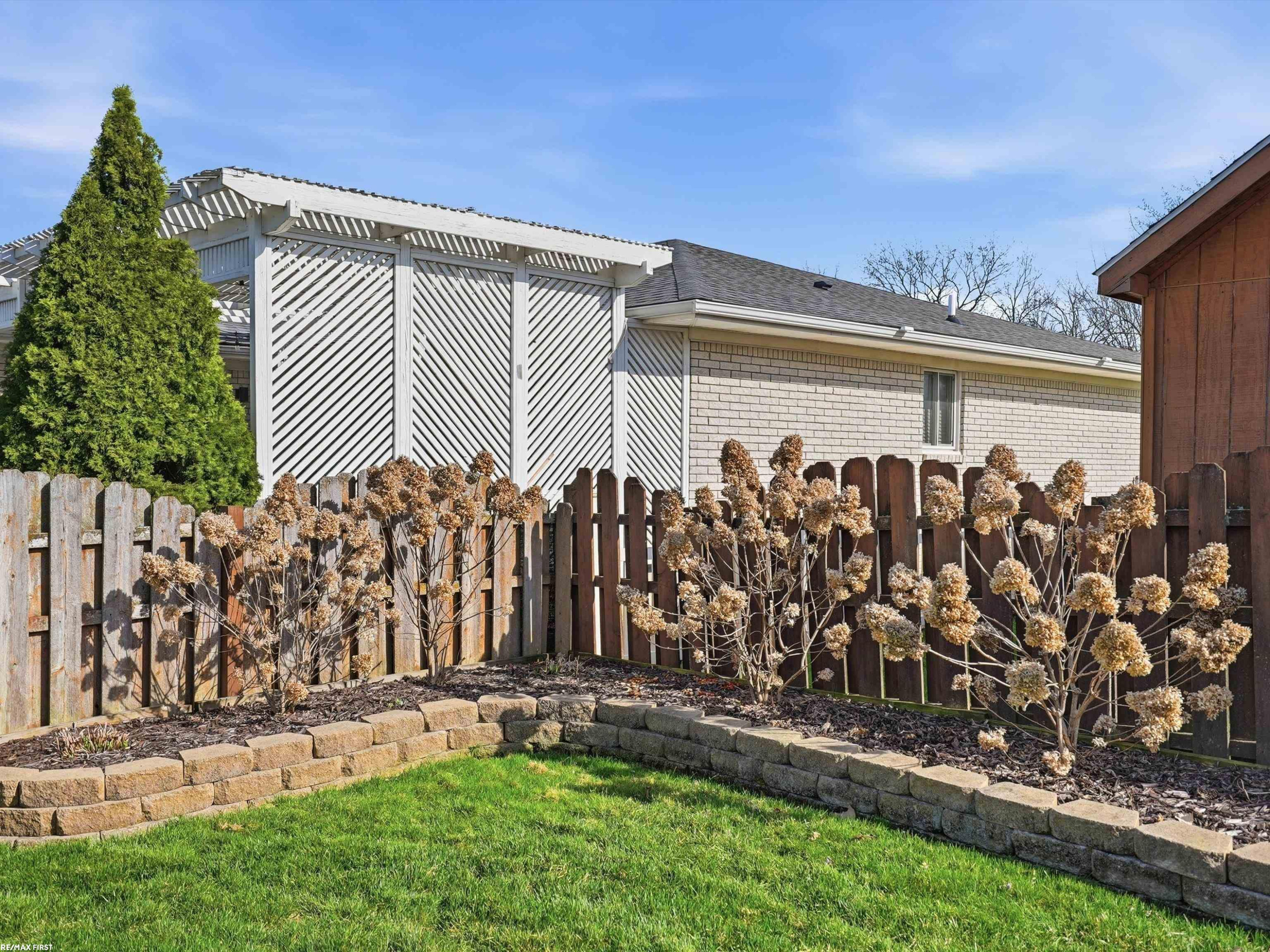45784 Georgetown Drive, MI 48044 — Photo 39