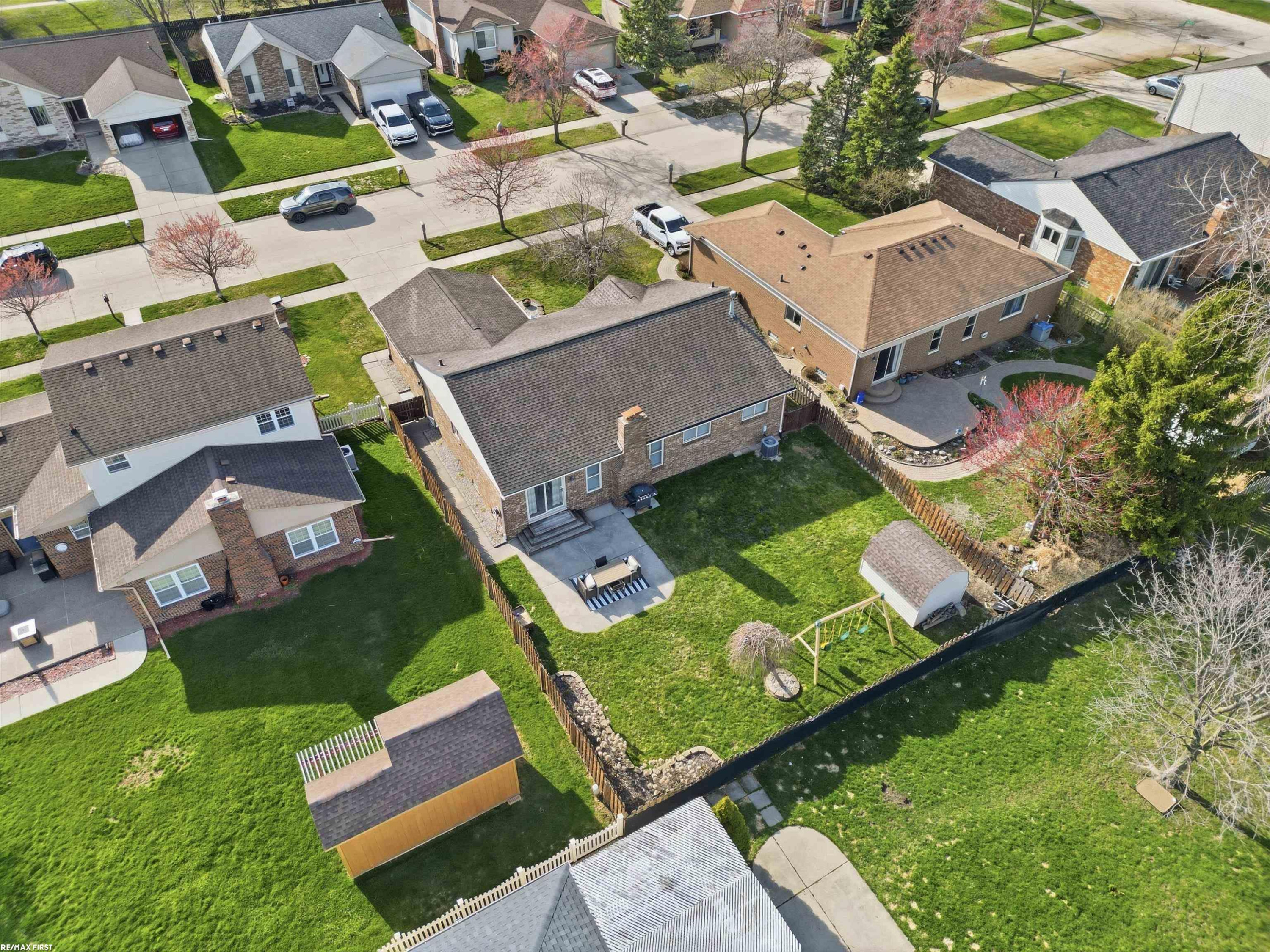 45784 Georgetown Drive, MI 48044 — Photo 44