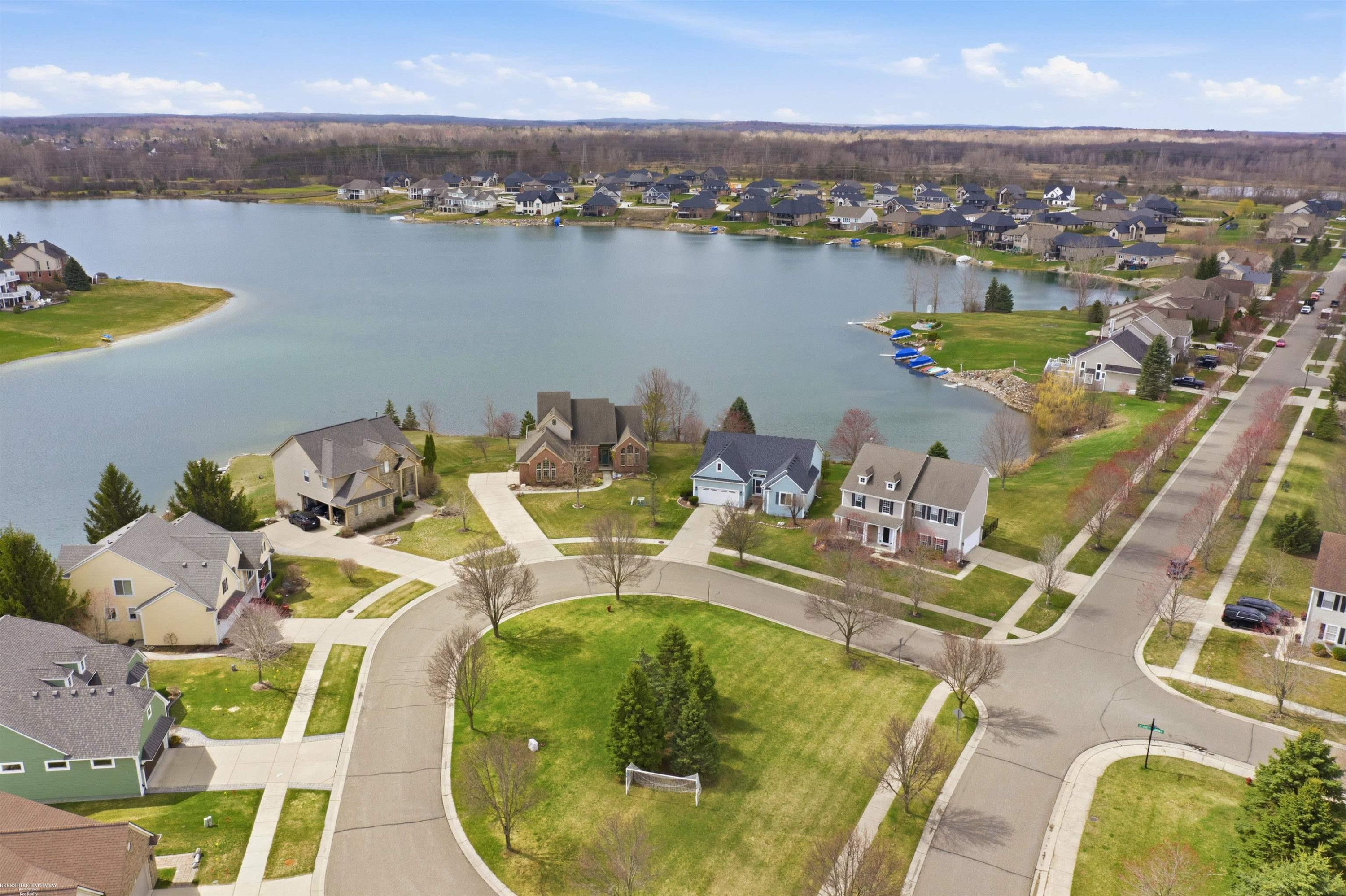 830 Cross Cir Street, Oxford, MI 48371 — Photo 33