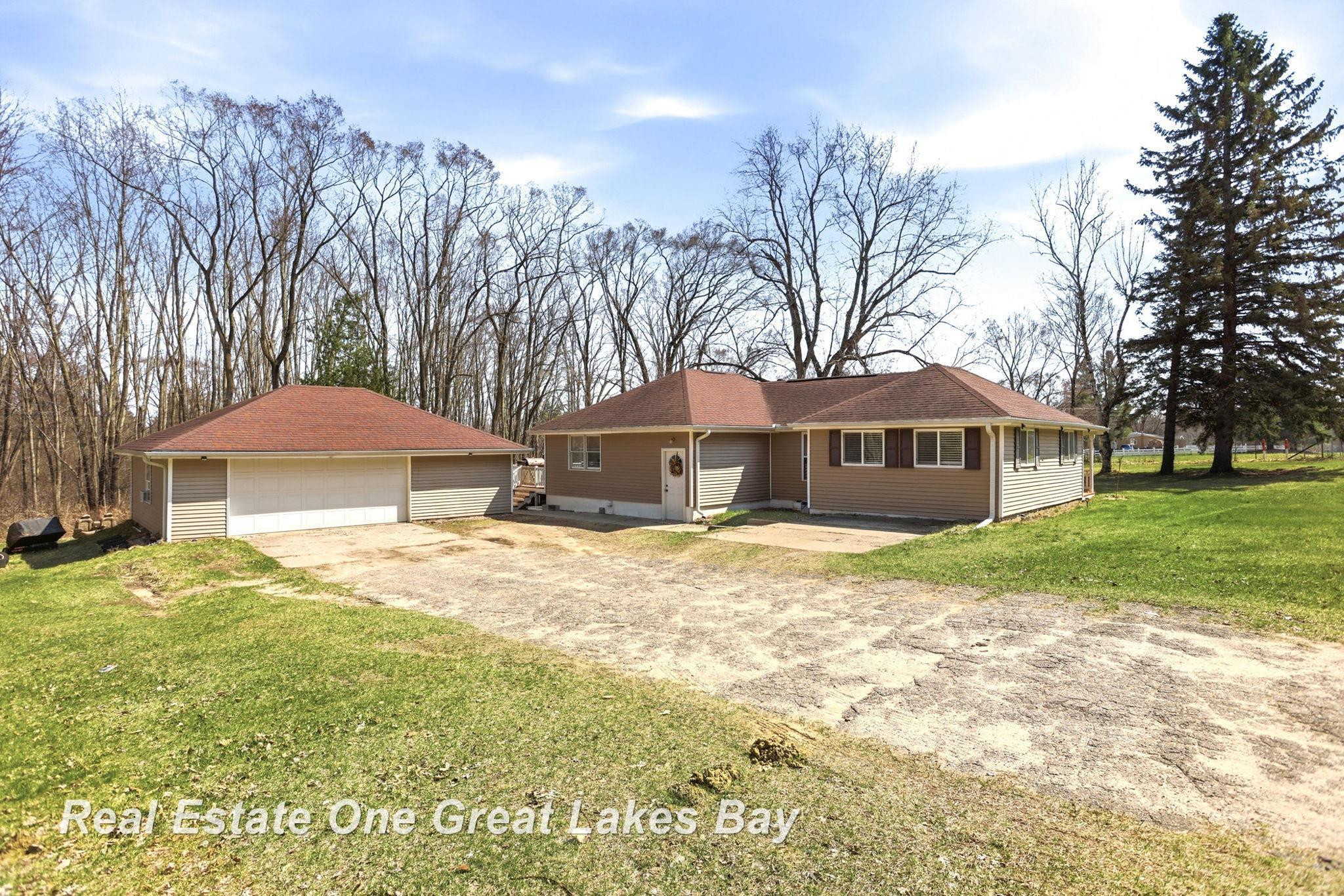 3497 Cat Lake Road, Caro, MI 48723 — front exterior